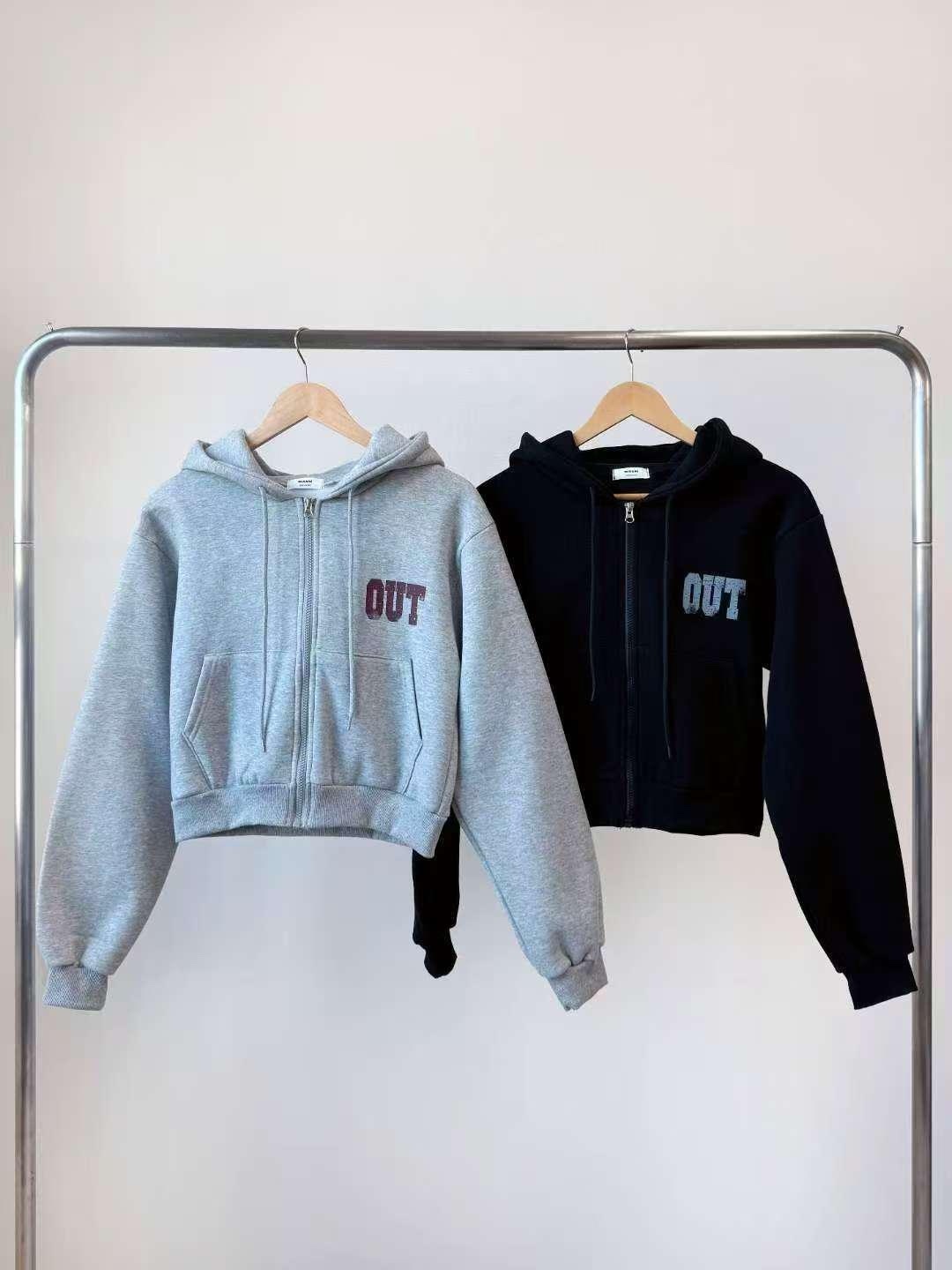 MIRANI 牌子毛底套裝～130C