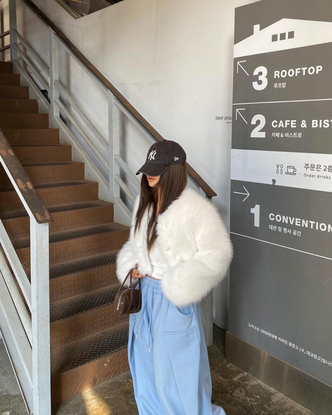 #AD31毛毛短版外套(咖/杏/白/灰)