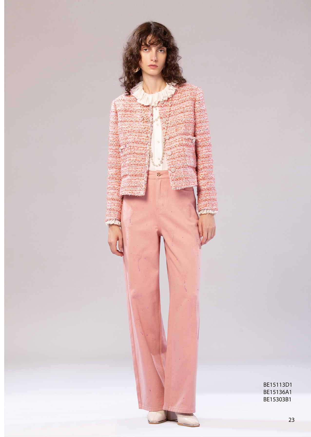 BE15113D1 蜜光香頌珍珠工坊粗花呢小香外套 (高訂款)