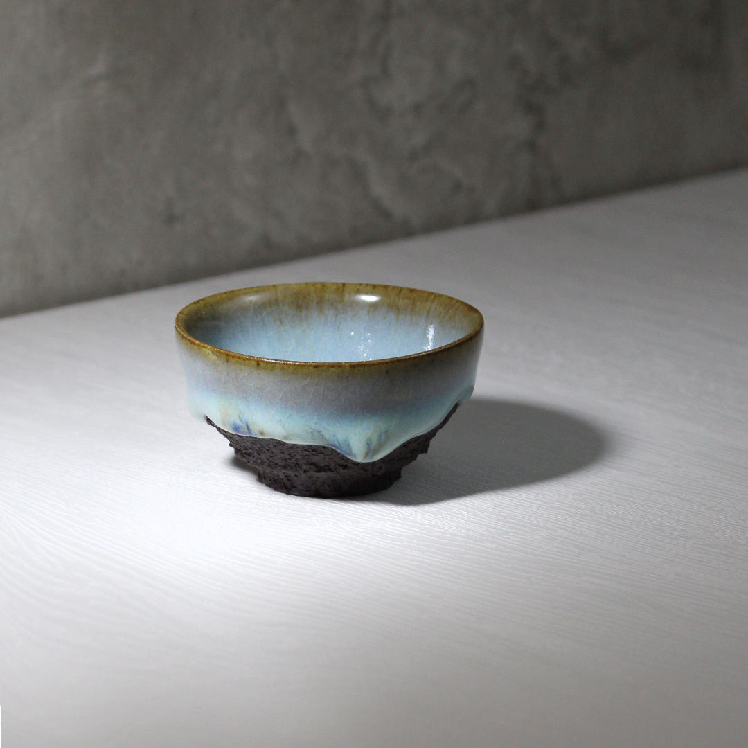 古樸青釉礦土品茗杯