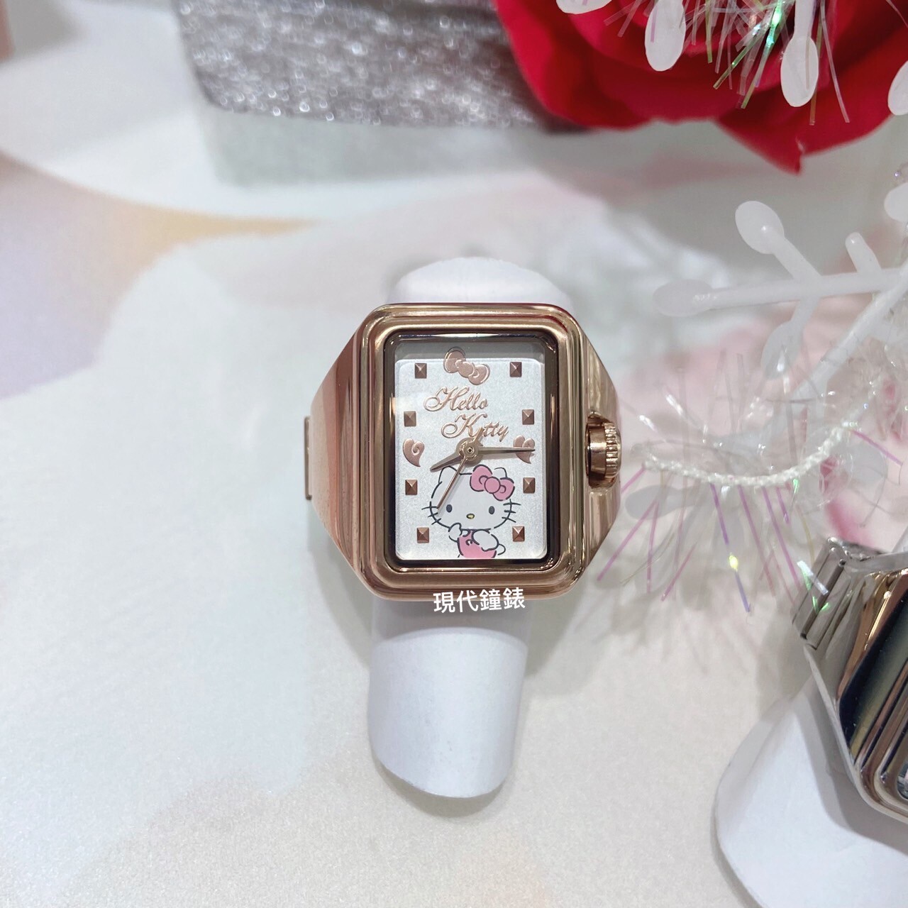 【HELLO KITTY】俏皮精緻KT戒錶LK713LRWI-B 20.5mm 現代鐘錶