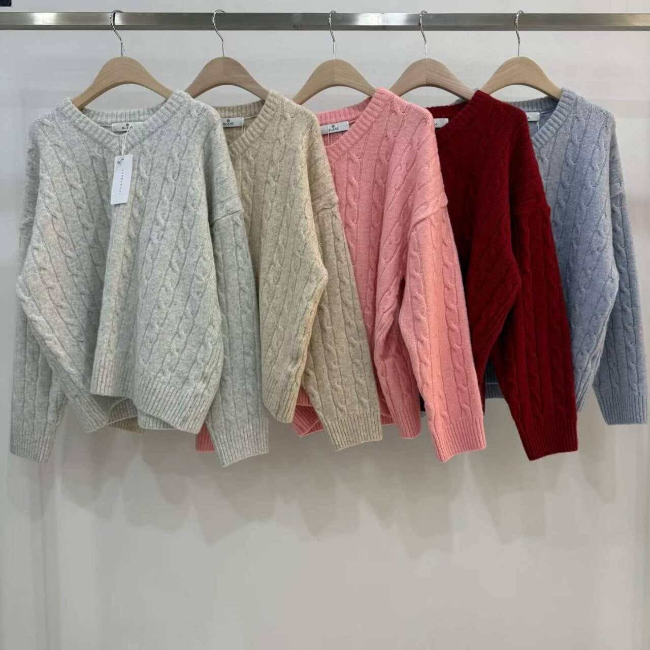 MB5304 直間麻花針織V領上衣