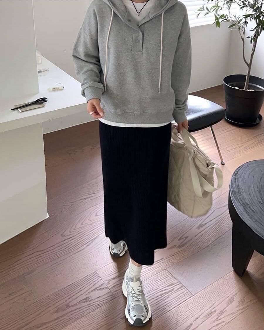 【優雅激瘦的小慵懶坑條針織長裙】（現貨）