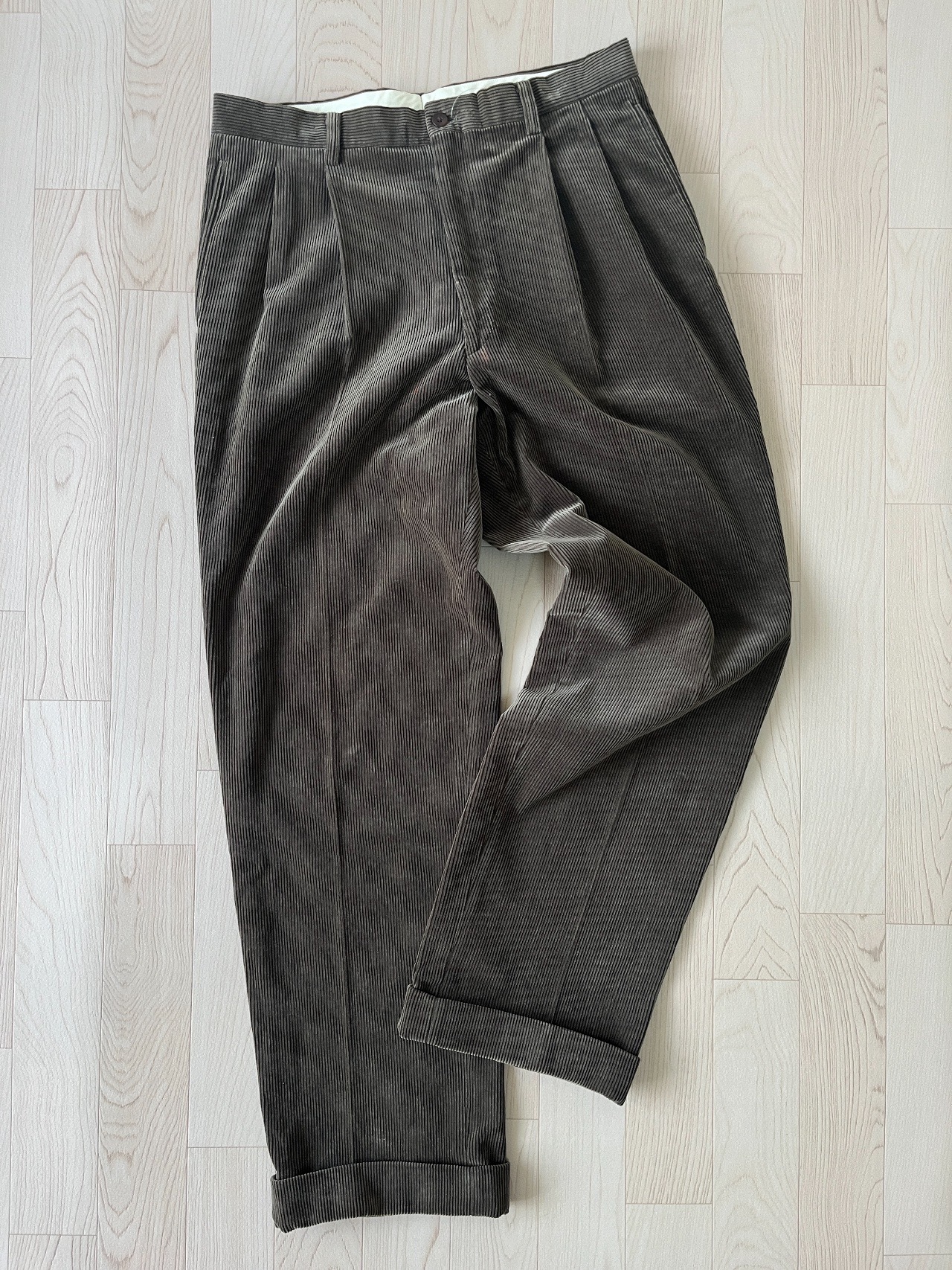 Aquacustum墨綠色燈芯絨長褲