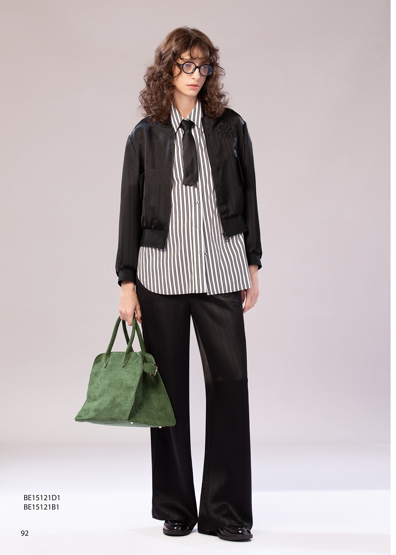 BE15121D1 黑曜線條緞面刺繡飛行外套