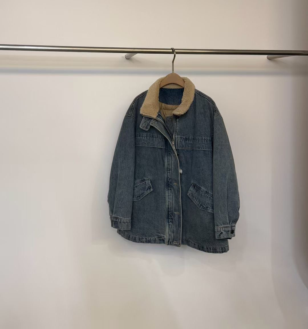 拼接QQ毛領片造型內鋪棉牛仔外套