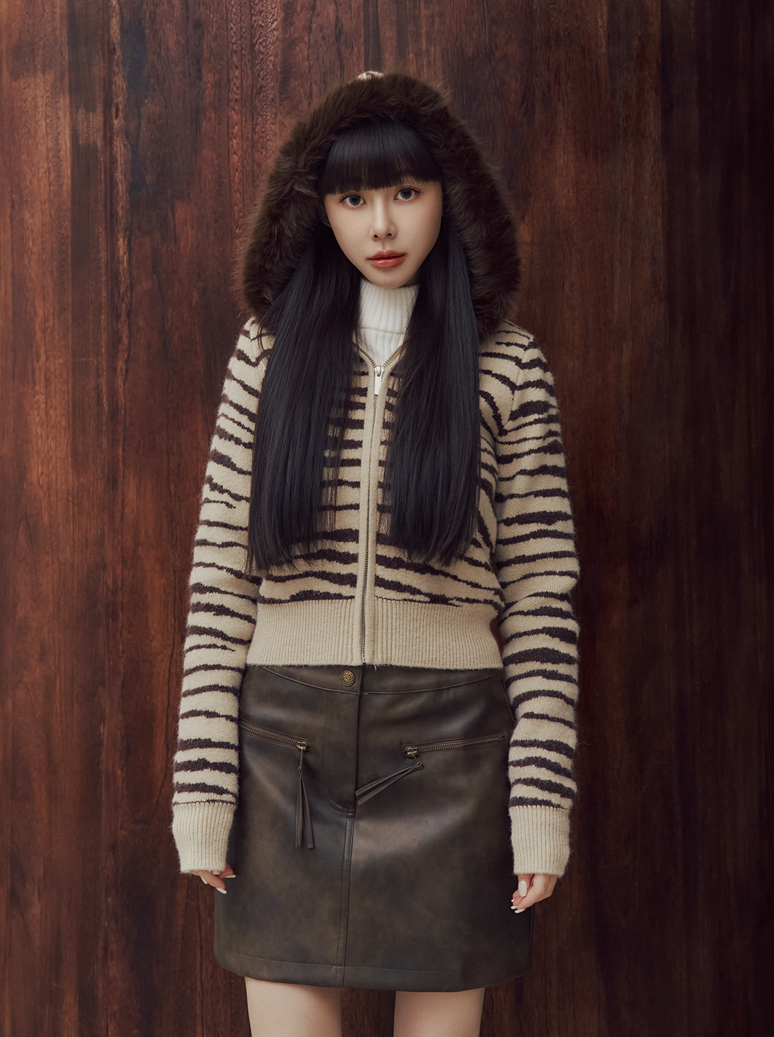 前開雙拉鍊皮革短裙