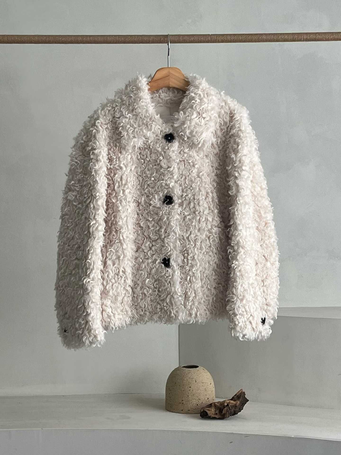 DM5323 可愛冬日毛毛排扣外套