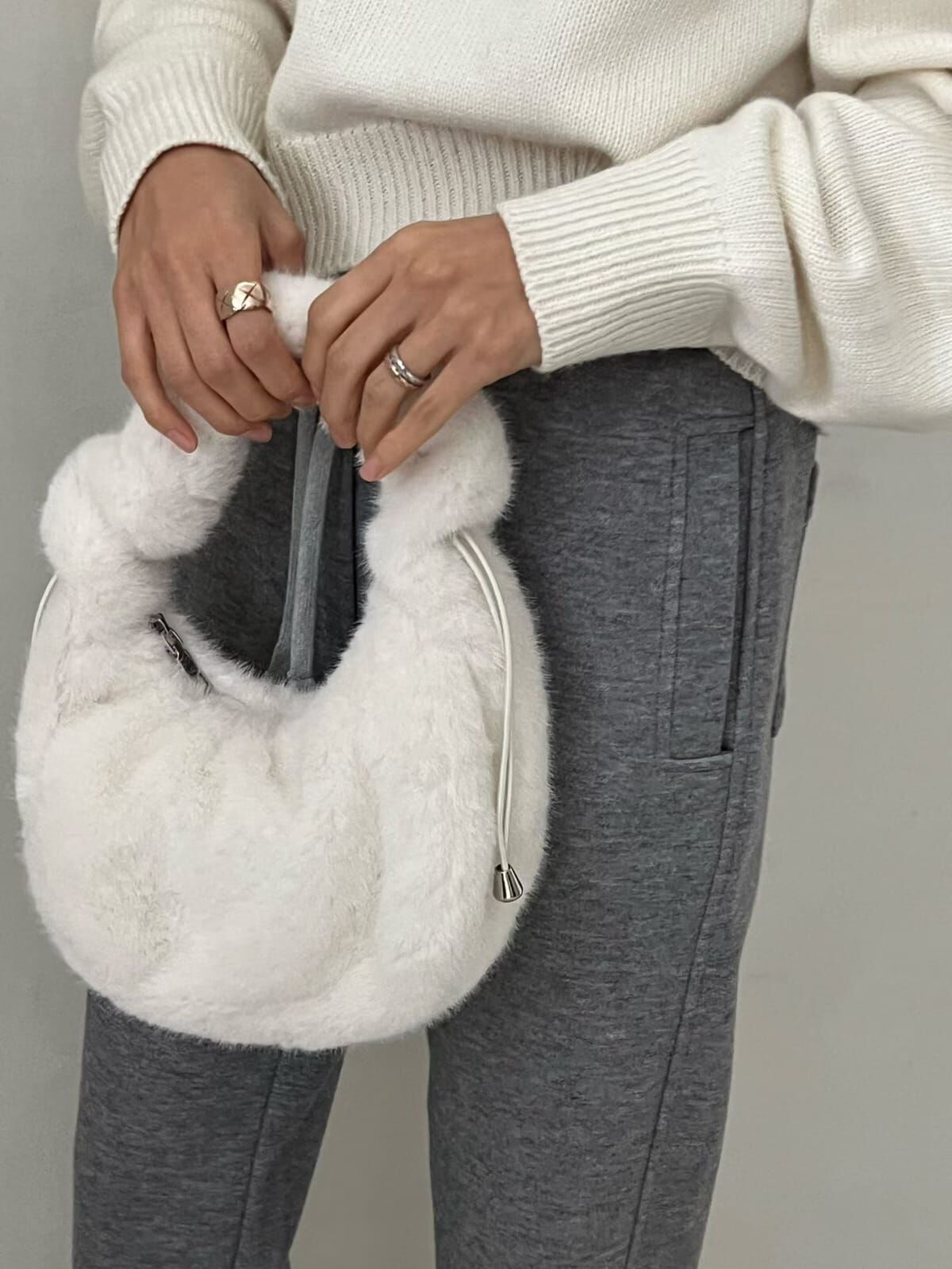 DM5324 皺皺束繩毛毛手提包