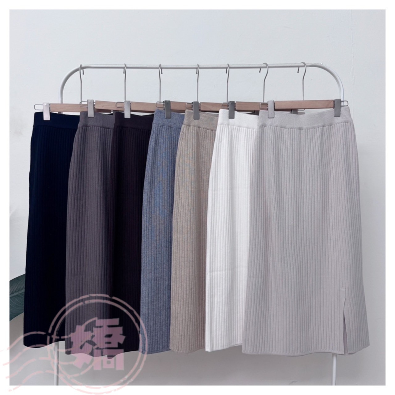 *T15032針織開衩長裙(米'灰'烟灰'黑'白'咖'燕麥)