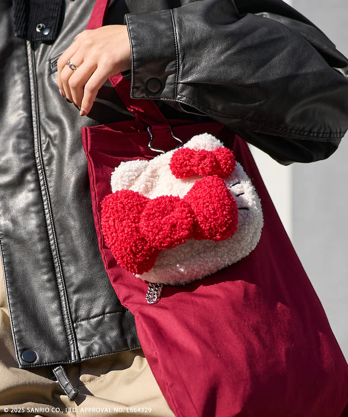 Hello Kitty × FREAK'S STORE 毛絨吊飾化妝包