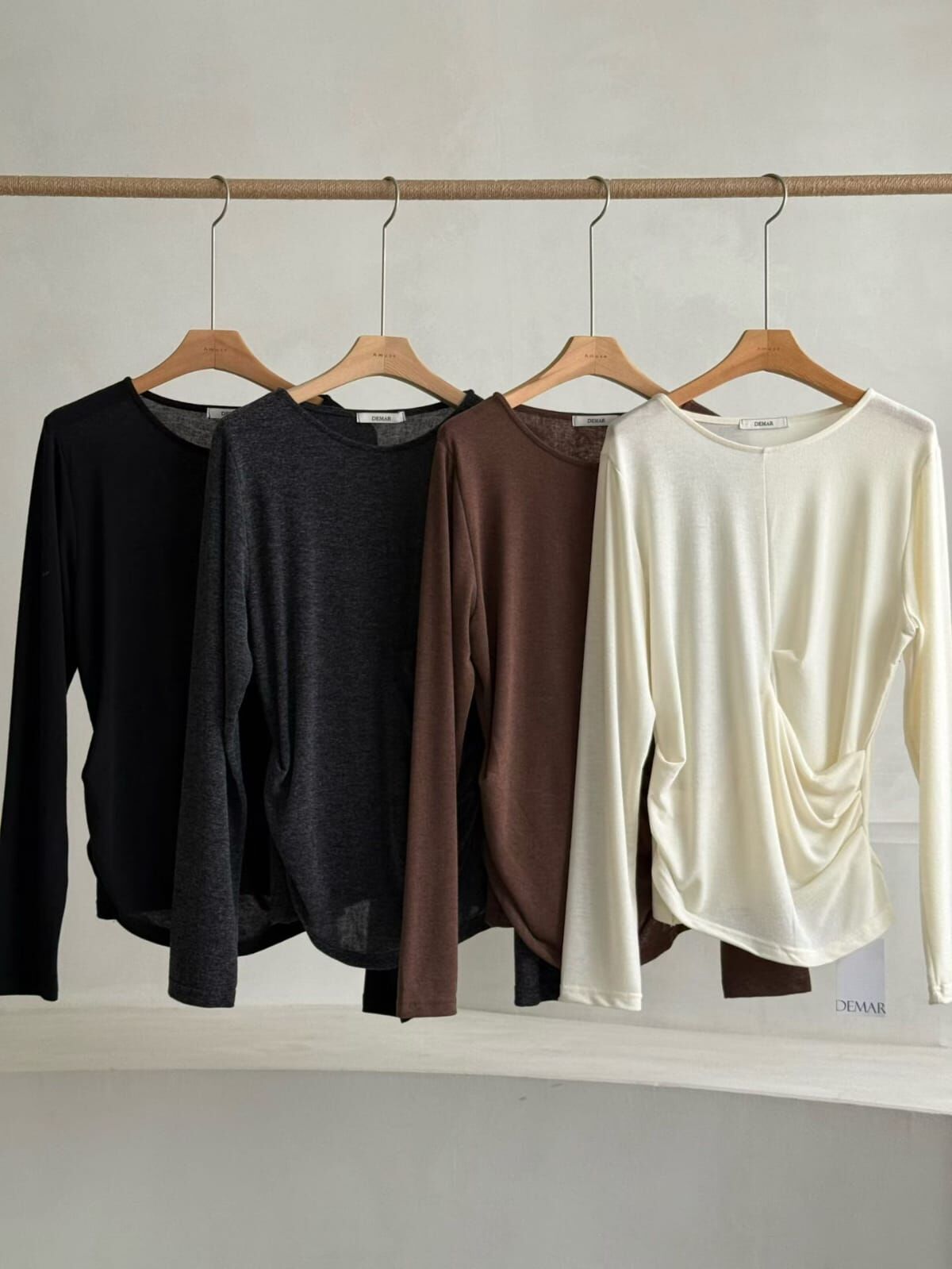 DM5354 圓領質感抓皺後壓線上衣