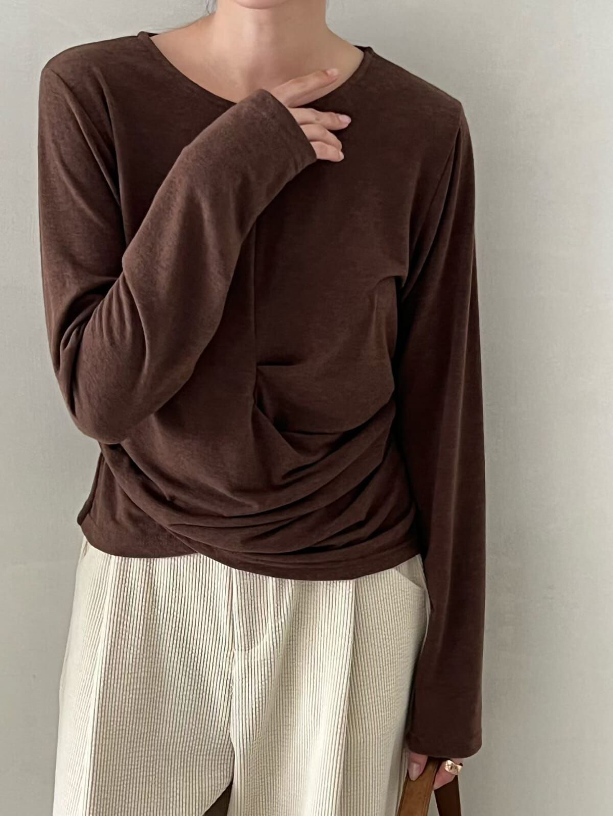 DM5354 圓領質感抓皺後壓線上衣