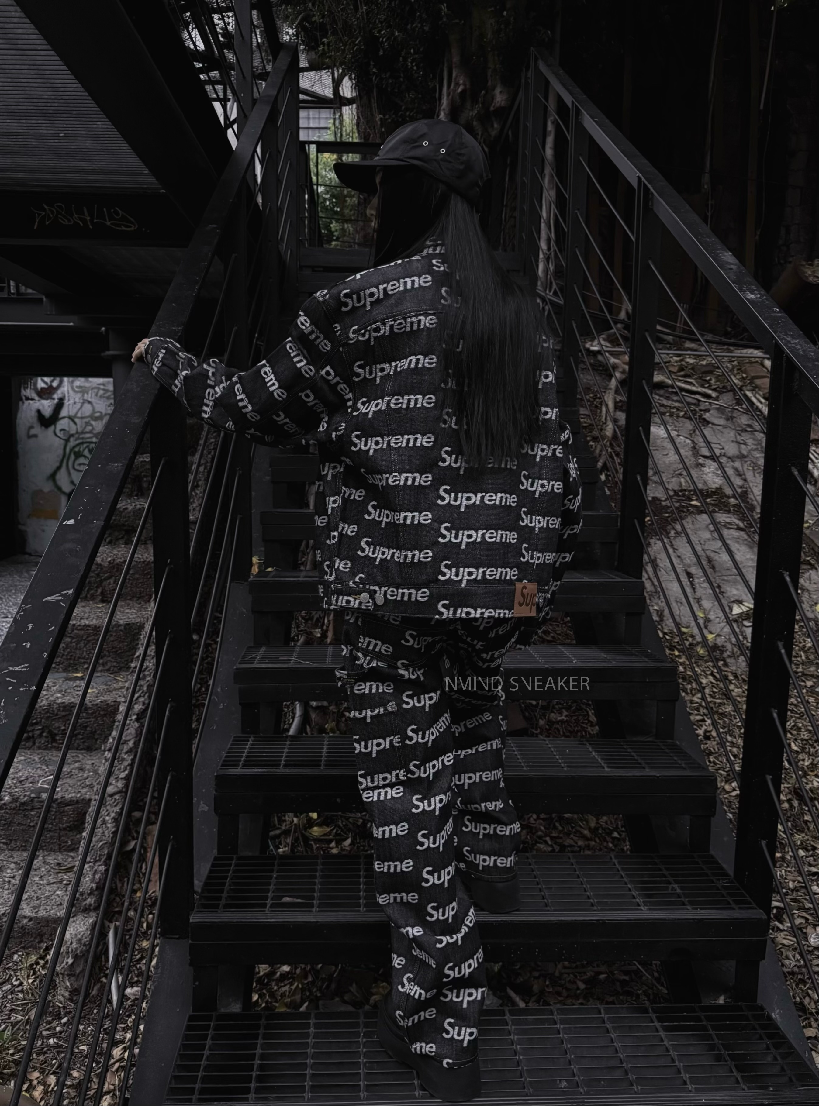 <快速出貨> Supreme 滿版刺繡單寧雙膝褲