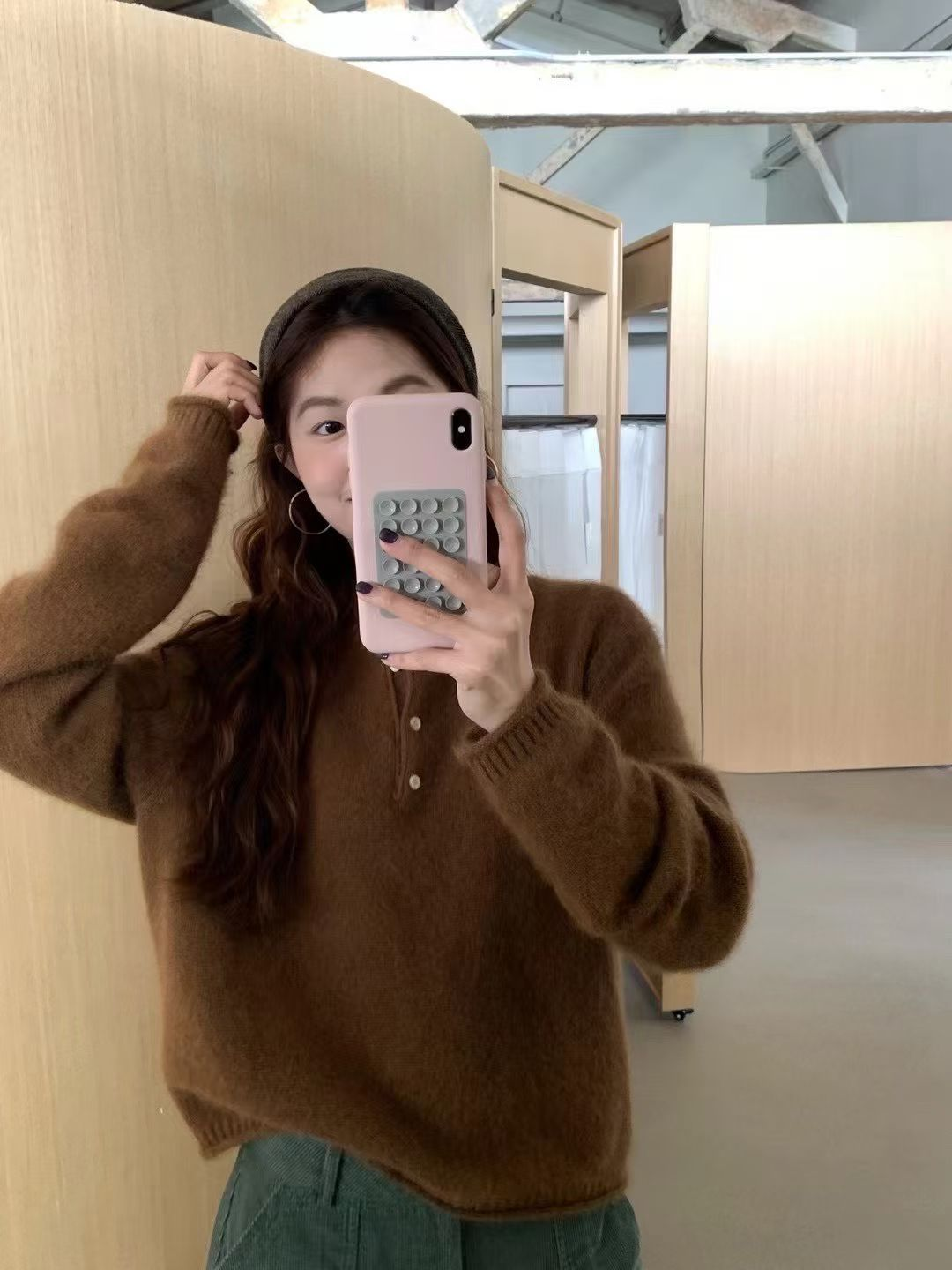 圓領排鈕針織上衣(焦糖色)