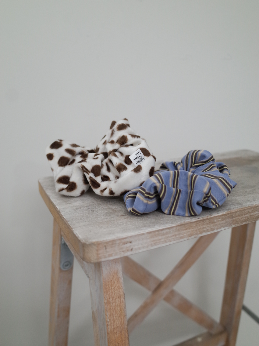 winter tone scrunchie