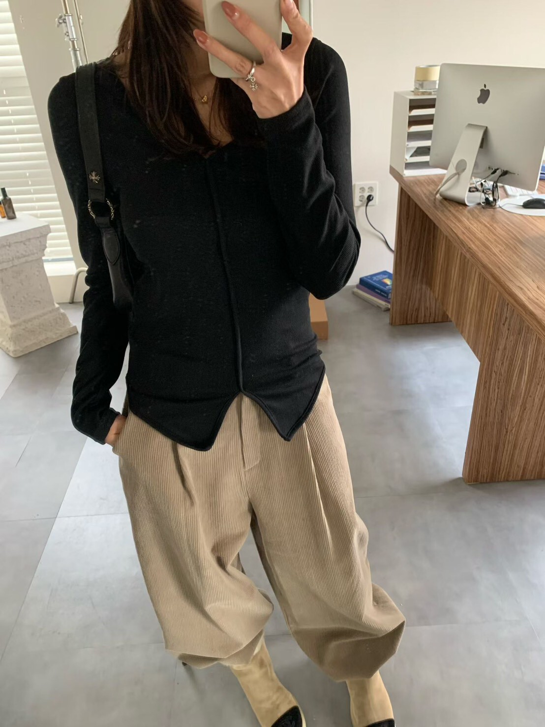 #AD69大V車線打底衣(白/咖/黑/墨)