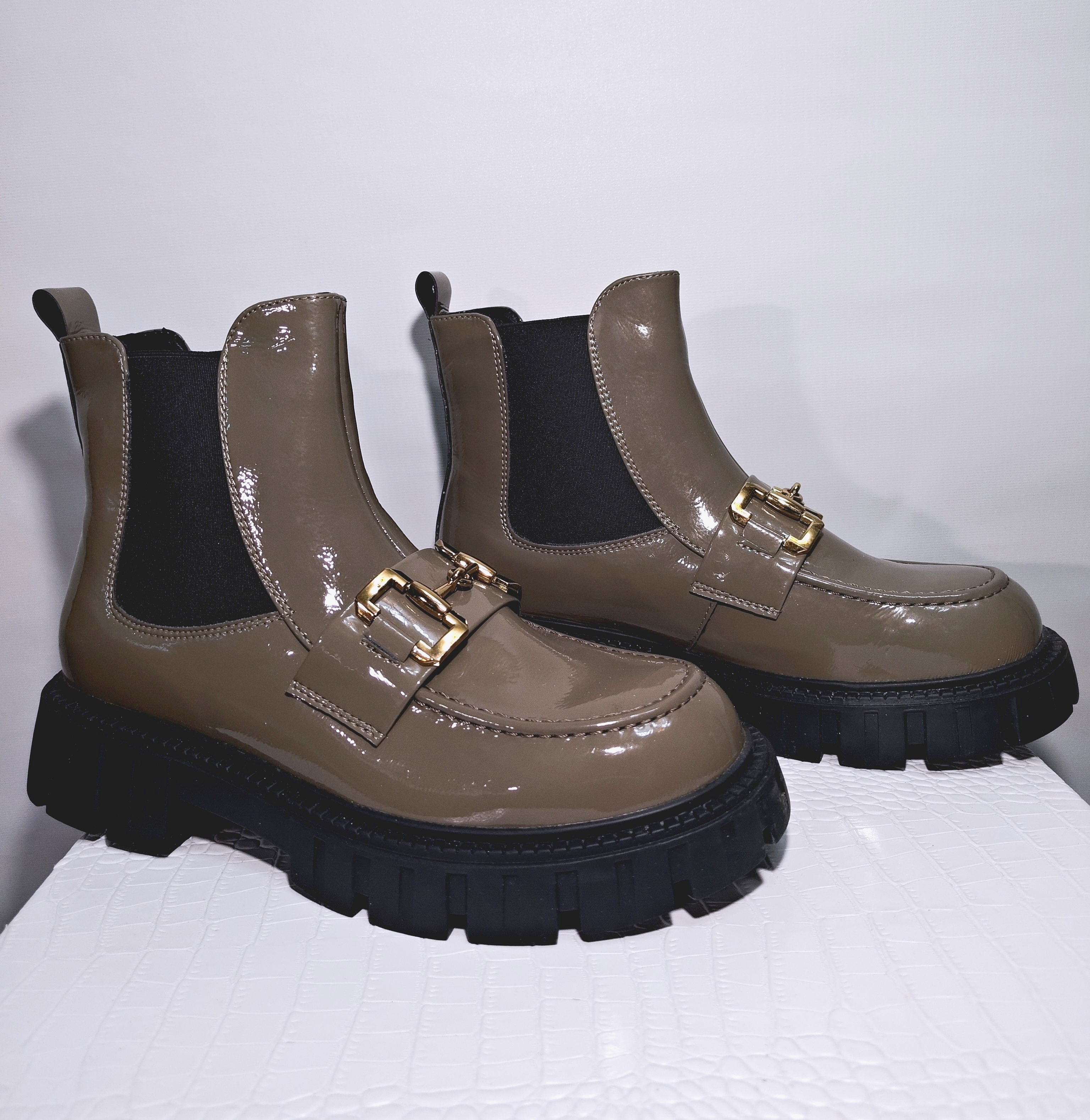 40碼 馬銜釦亮皮厚底切爾西靴 S15