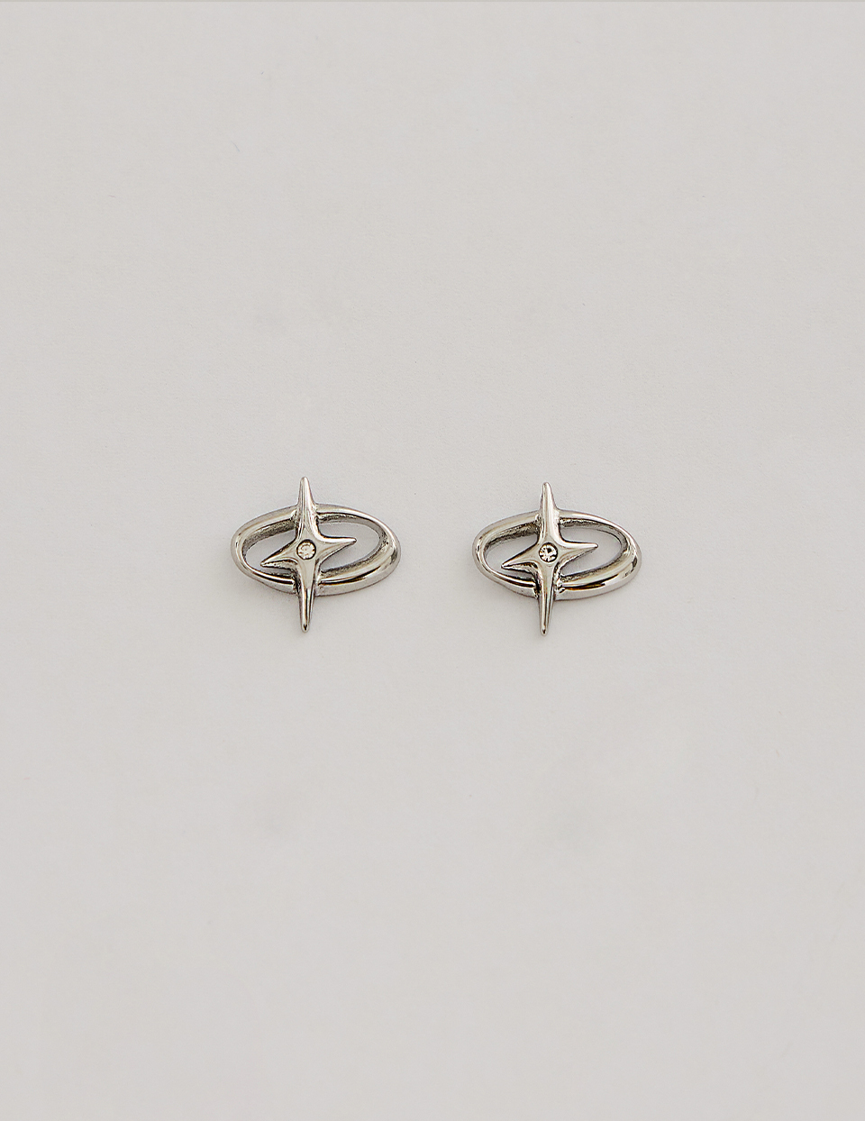 【鈦鋼】單鑽十字。針式耳環