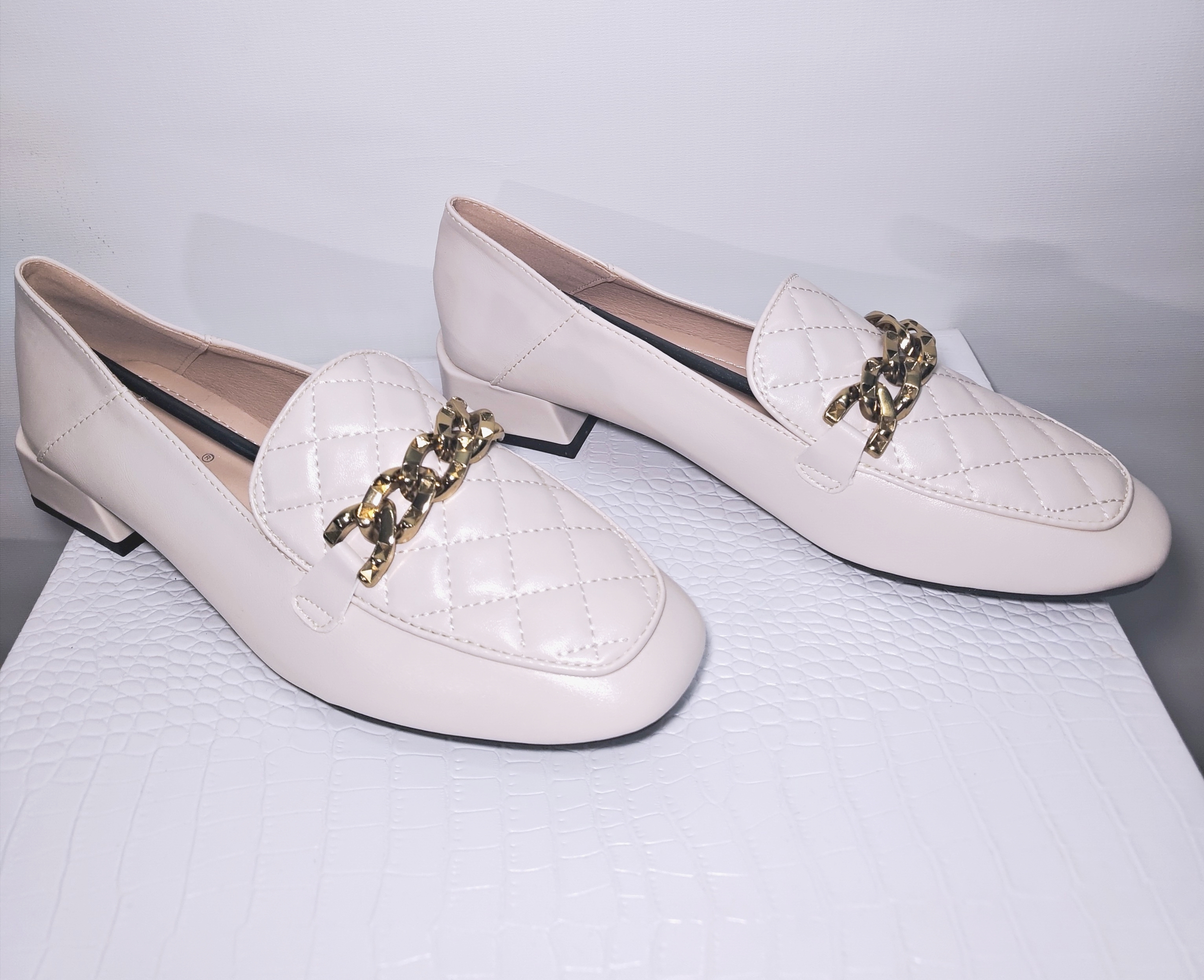 41碼 菱格紋金屬鍊條樂福鞋 S17