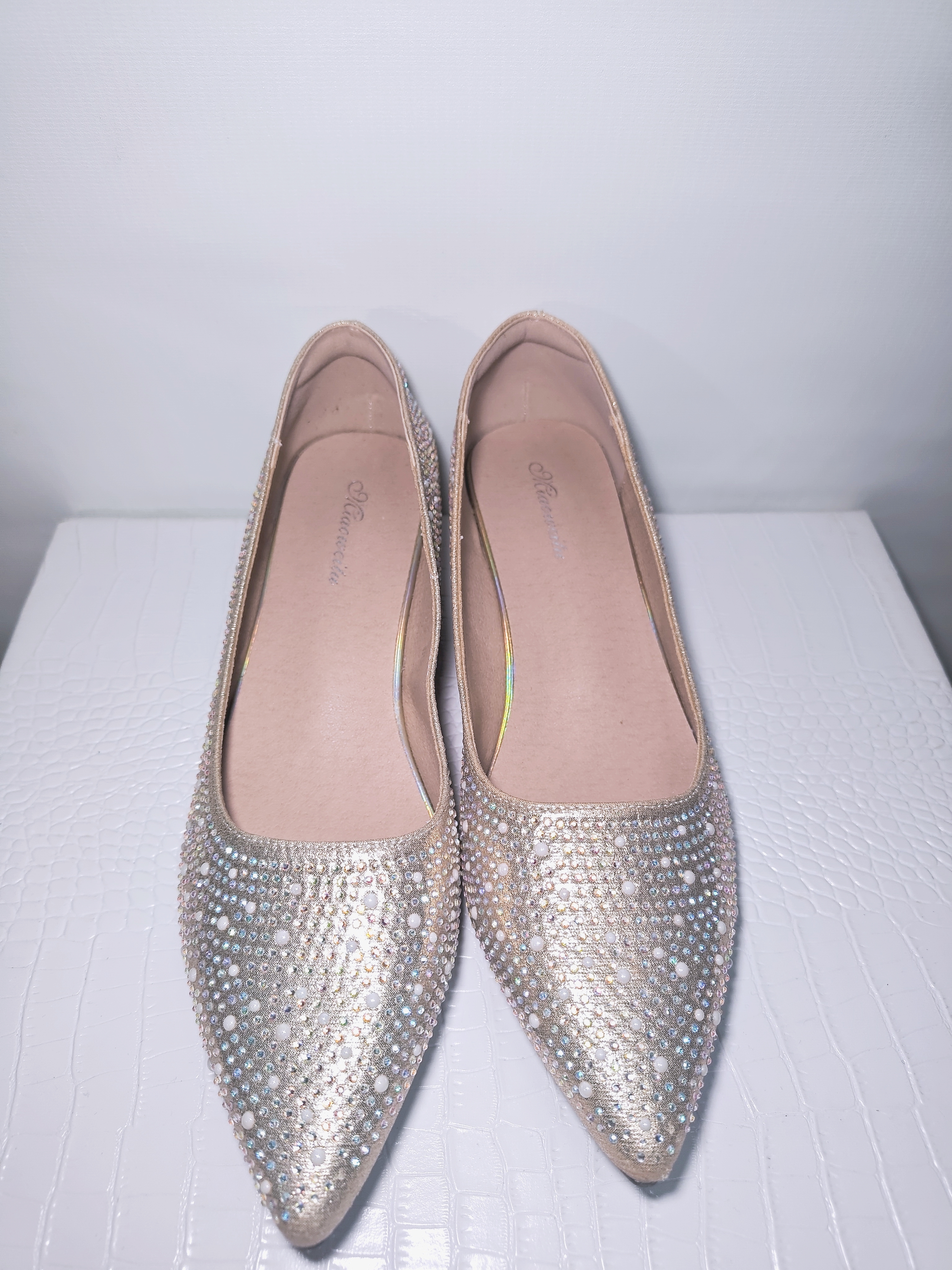 39碼 珍珠低跟尖頭平底鞋 S18