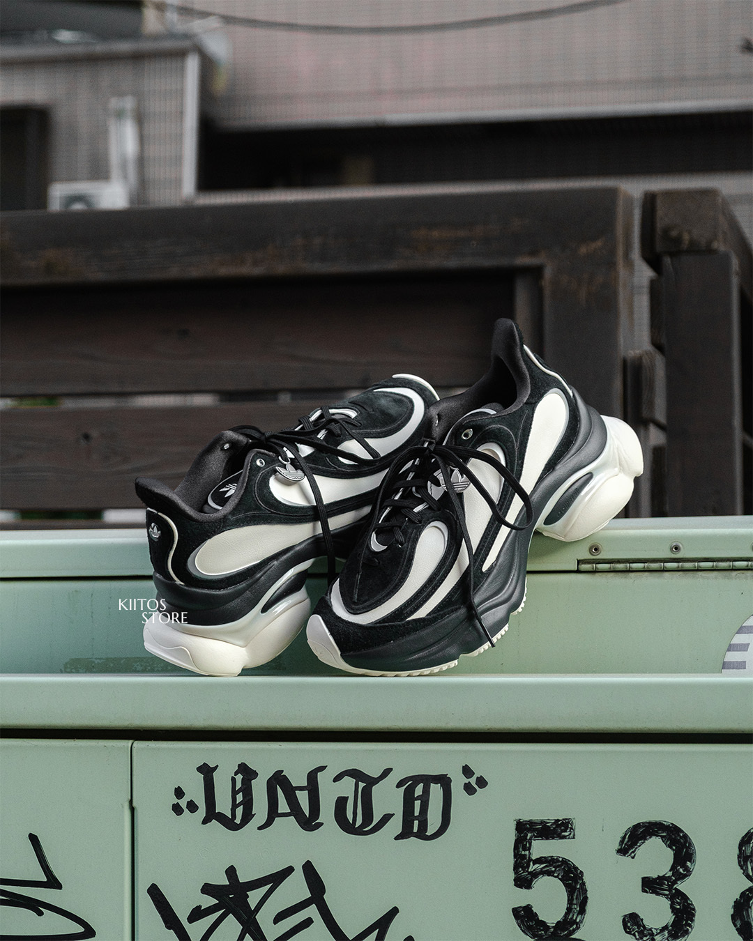 【預購】Adidas Originals Ozvenuz 增高 老爹鞋 浮蝶鞋 黑白 熊貓鞋 小香風 HQ2679