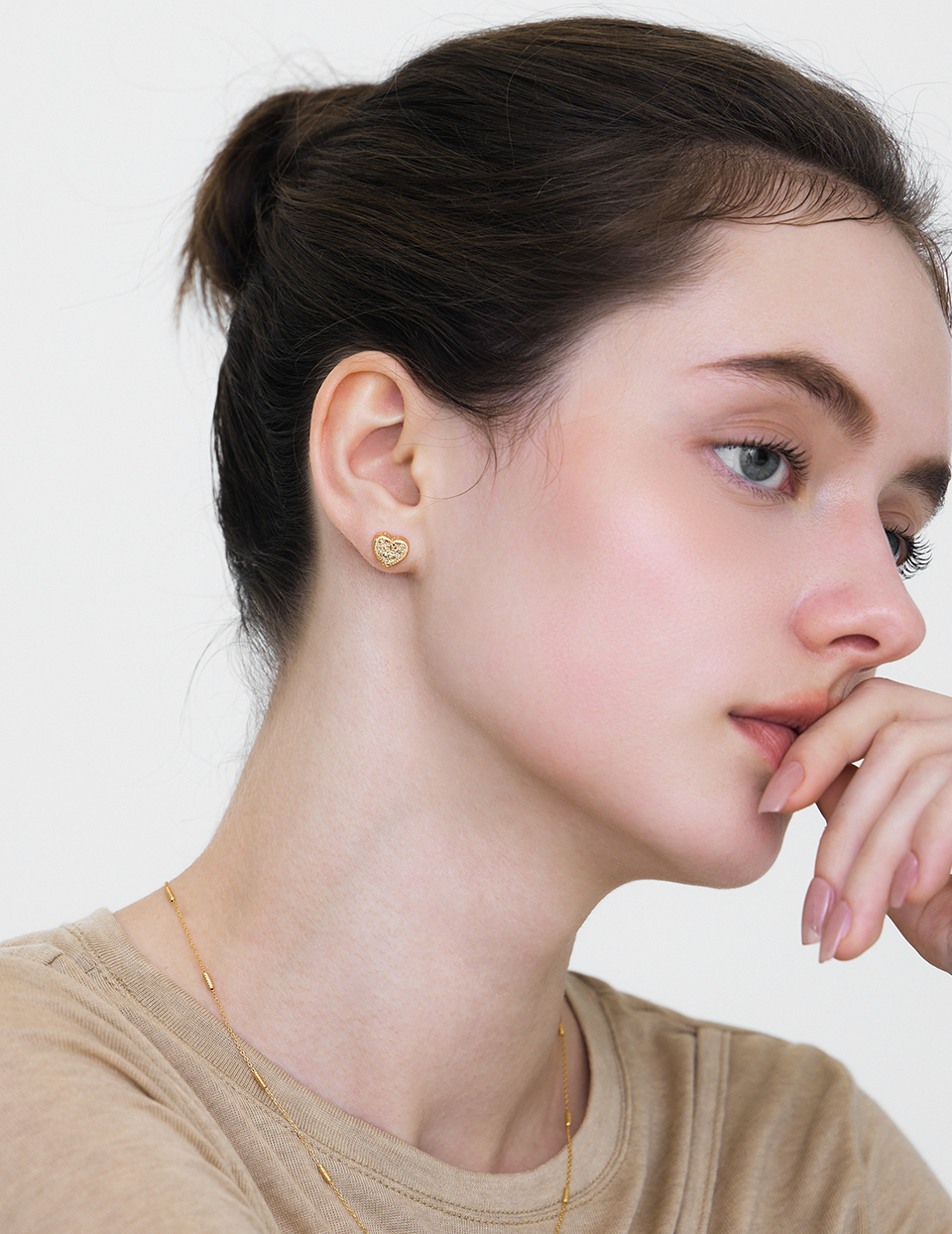 質感磨砂愛心。針式耳環