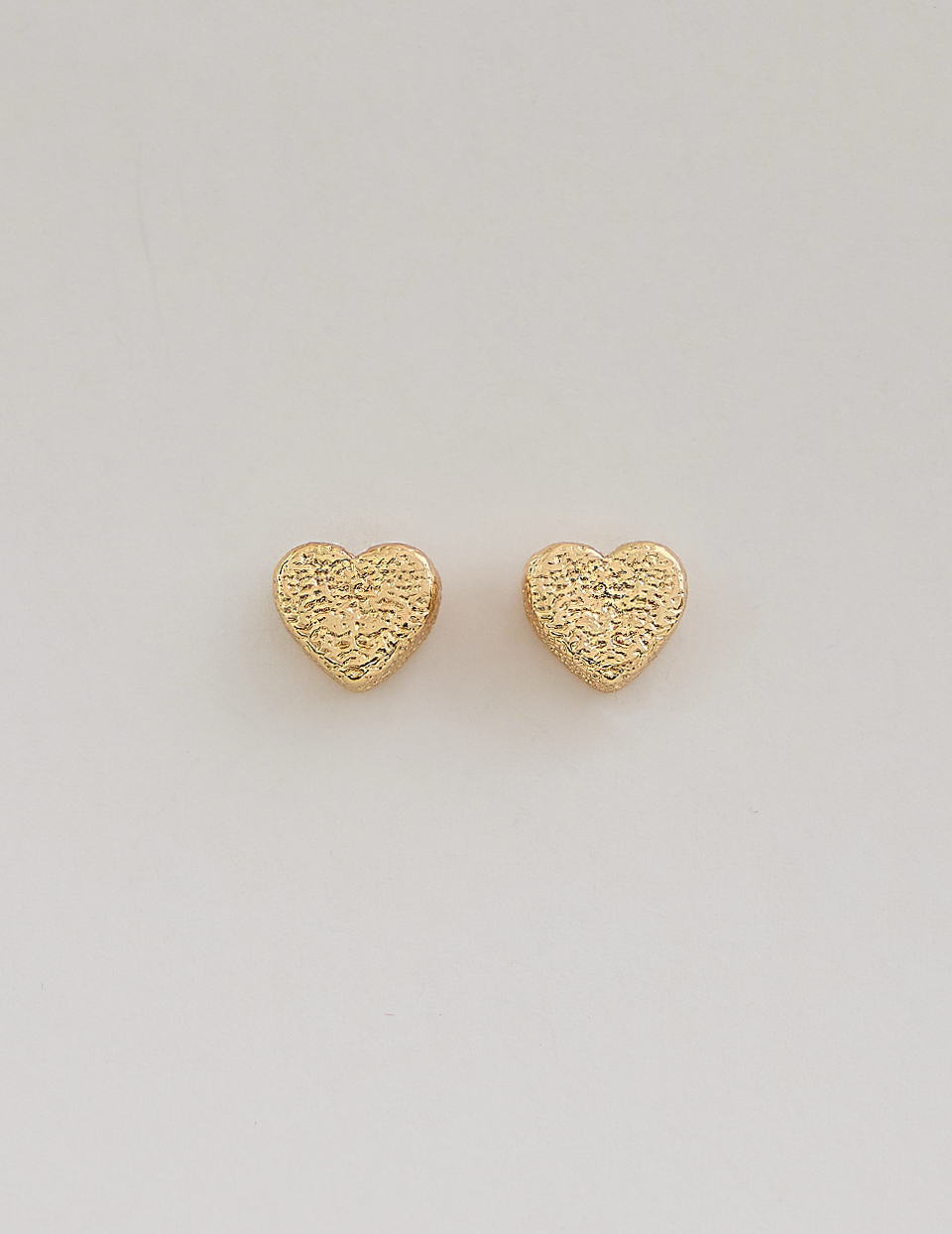 質感磨砂愛心。針式耳環