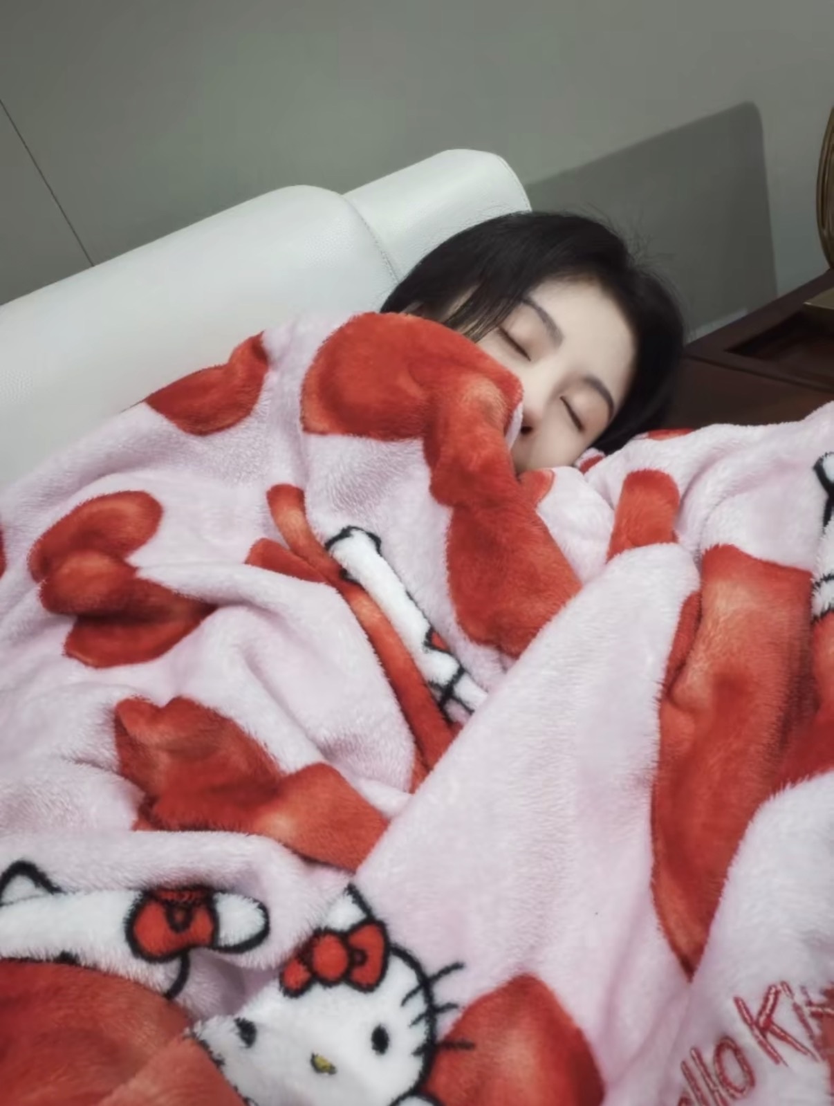 <正版授權> 鞠婧禕同款 HELLO KITTY 聯名款 二合一 抱枕 毯子