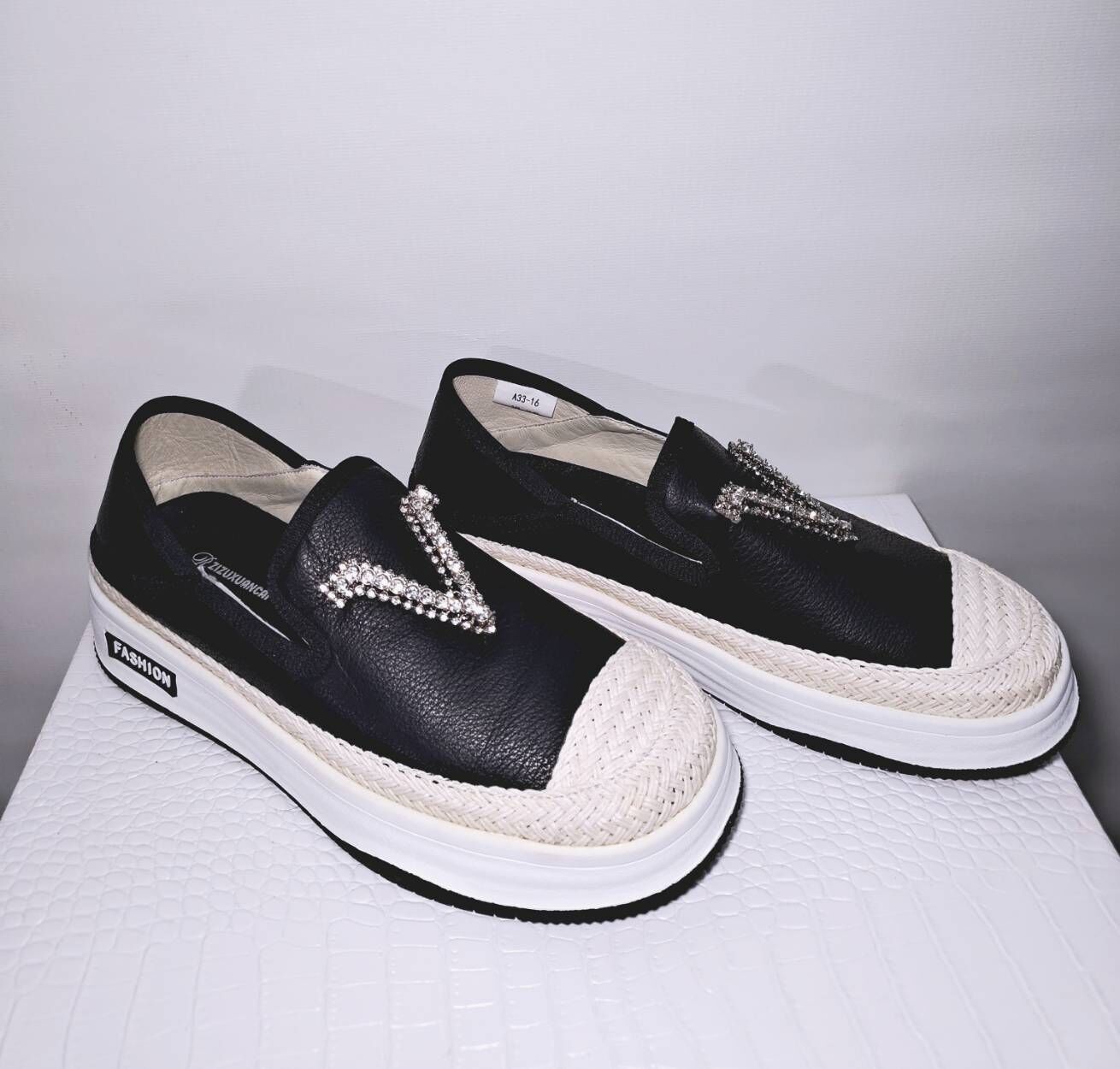 38碼 水鑽 V 字草編厚底懶人鞋 S31