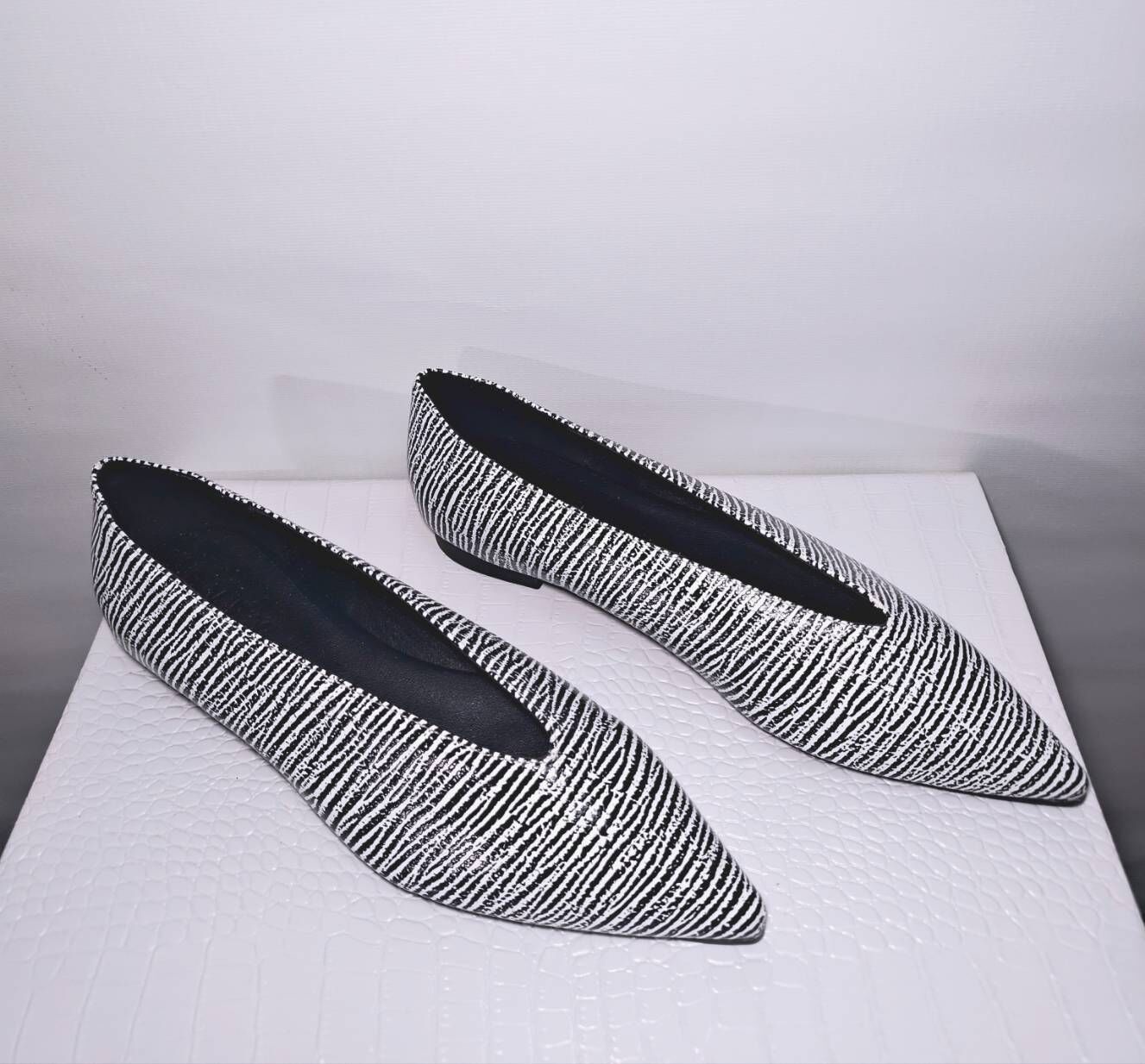 36碼 黑白條紋尖頭平底鞋 S34