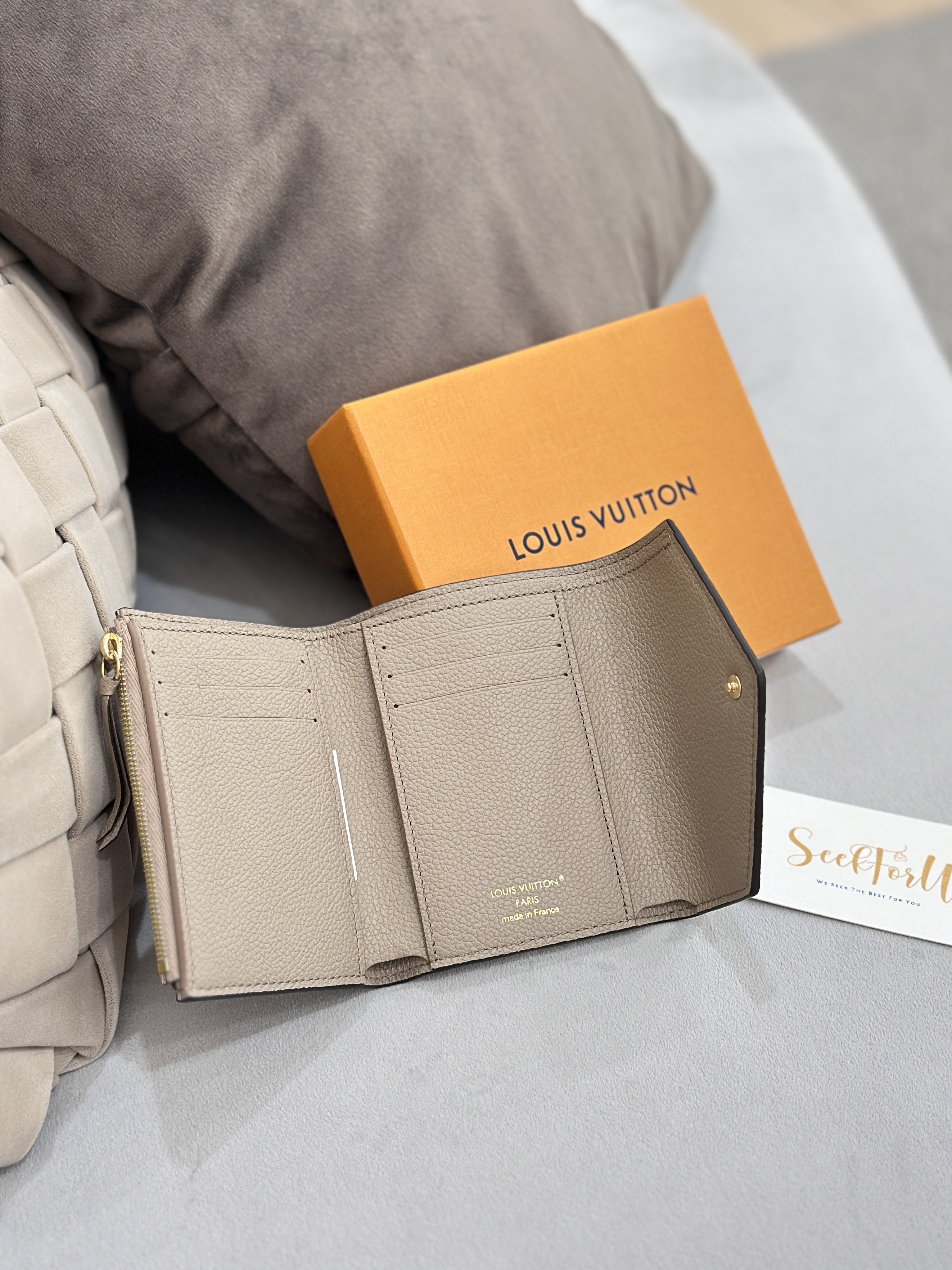 LOUIS VUITTON Victorine Wallet M81861