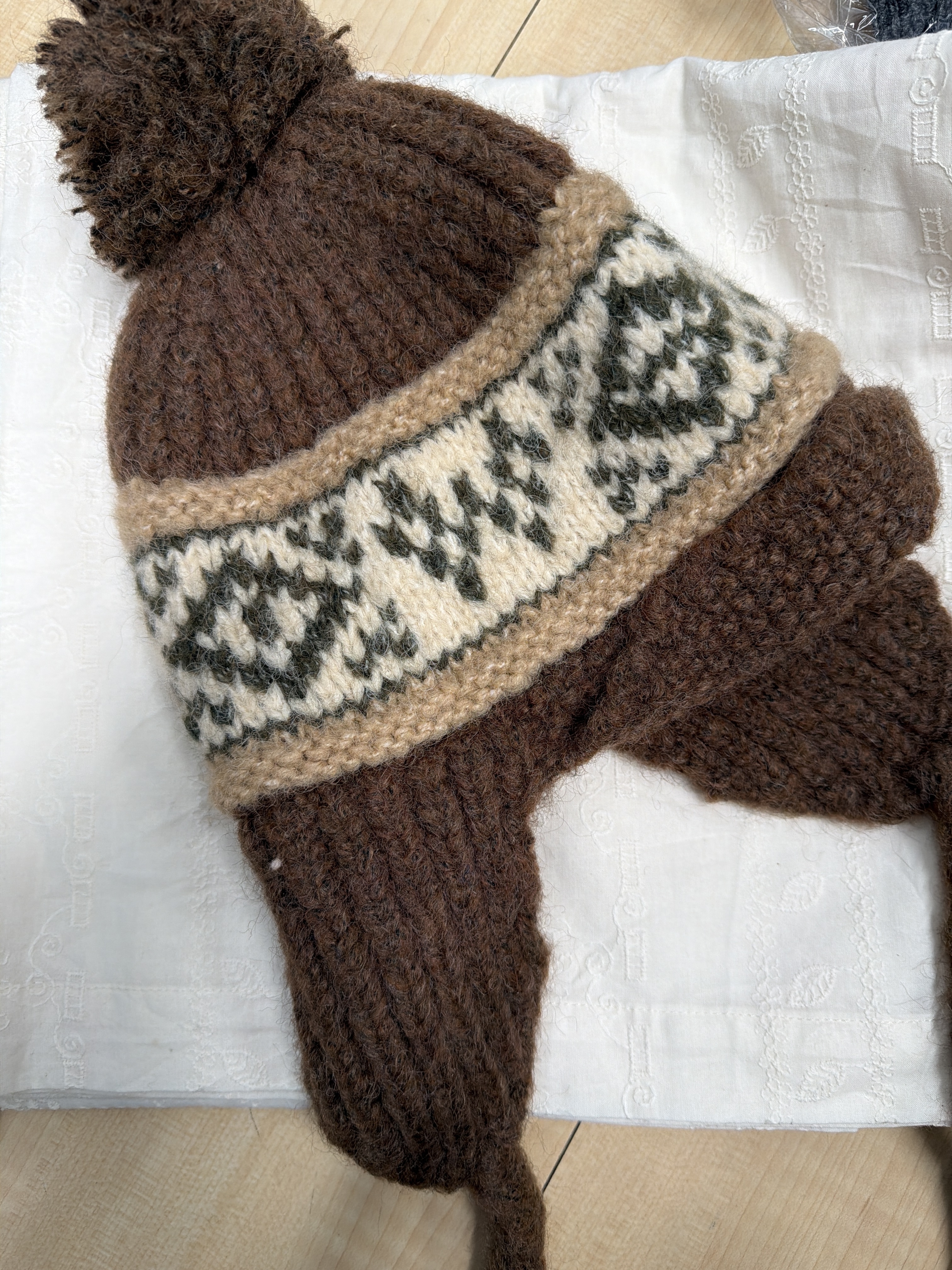 費爾島球球針織帽