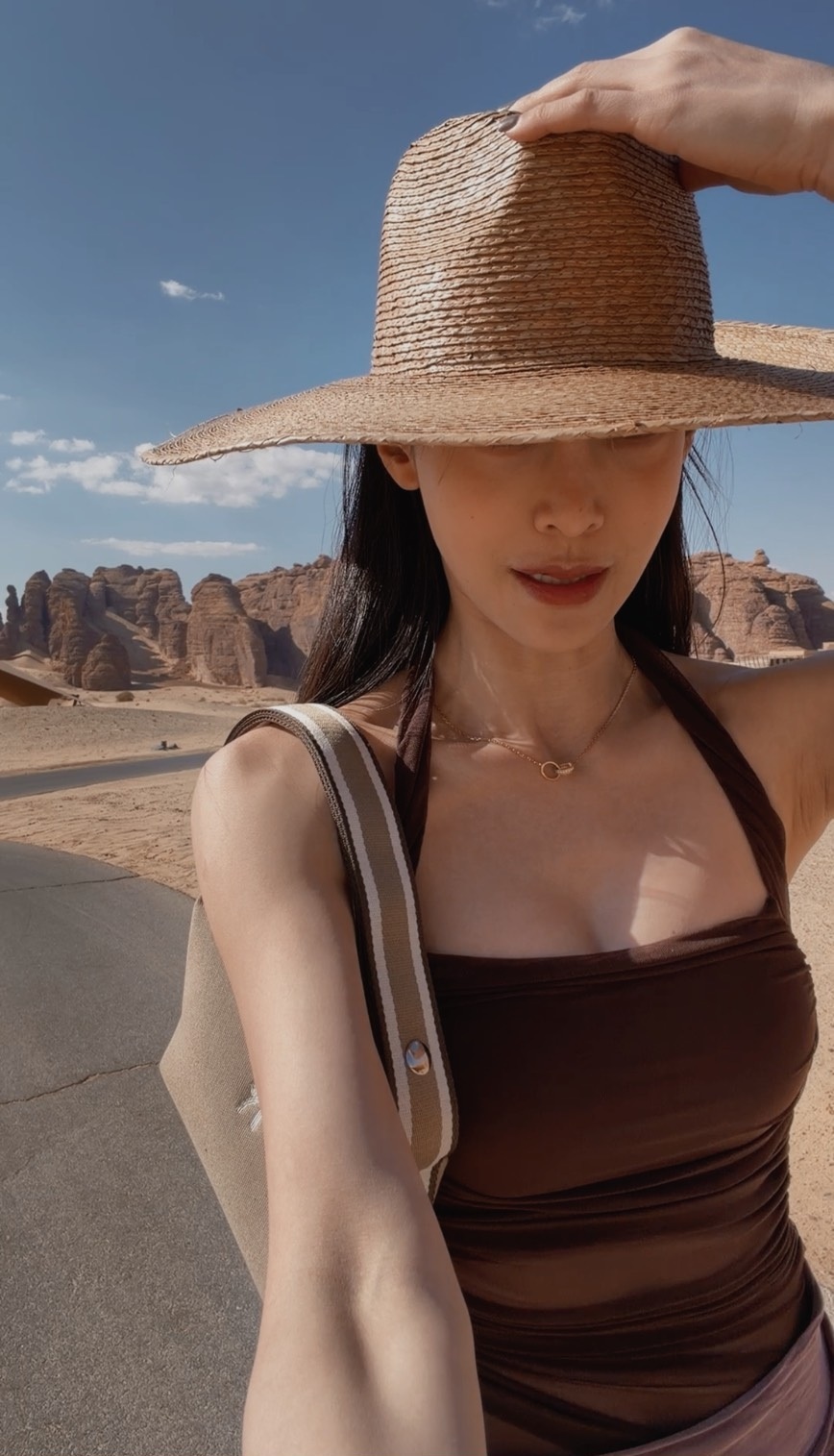 度假必備草帽 (帽子較大無法超取)