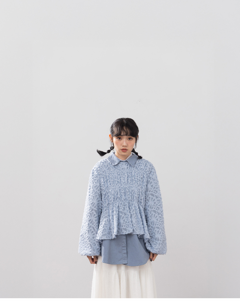 3D feather cutout design umbrella-shaped long-sleeved top, available in three colors【01099149】in stock+pre-order