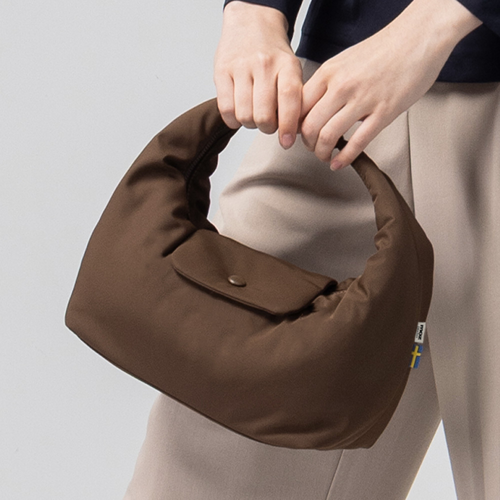 瑞典雲朵包系列｜防潑水 雲朵 牛角流浪包(巧克力)M