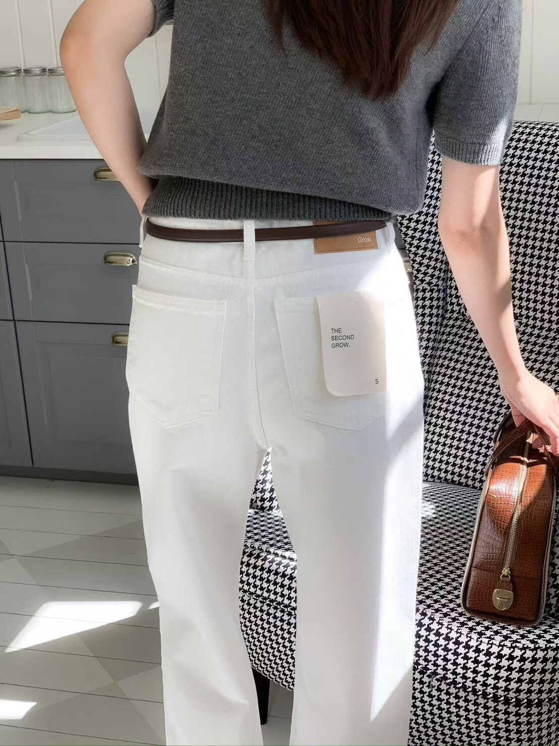 #AD71皮標直筒白褲