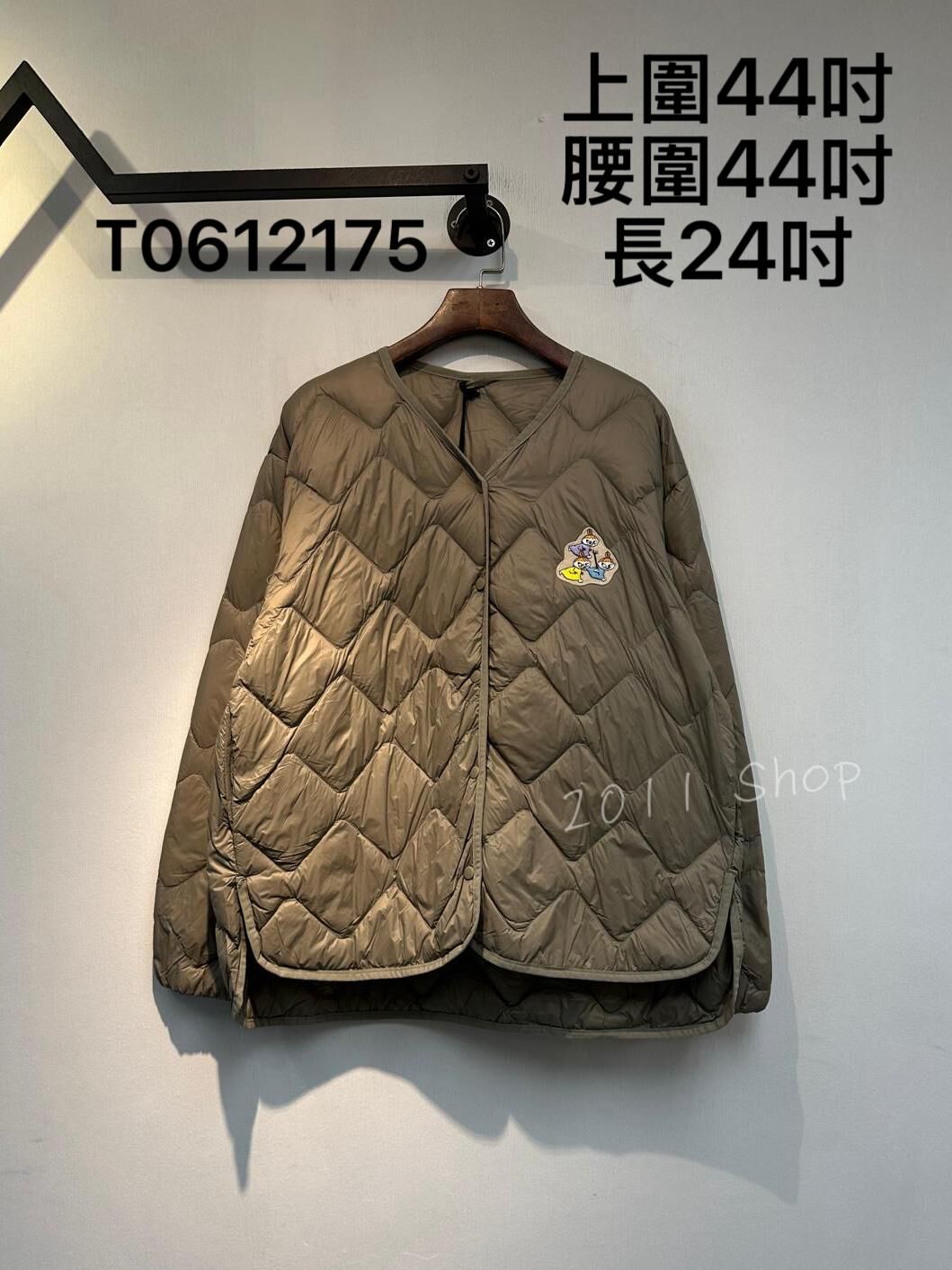 *不設優惠* 出口日本90%鴨絨小美刺繡外套  上圍44吋 腰圍44吋 長24吋  T0612175