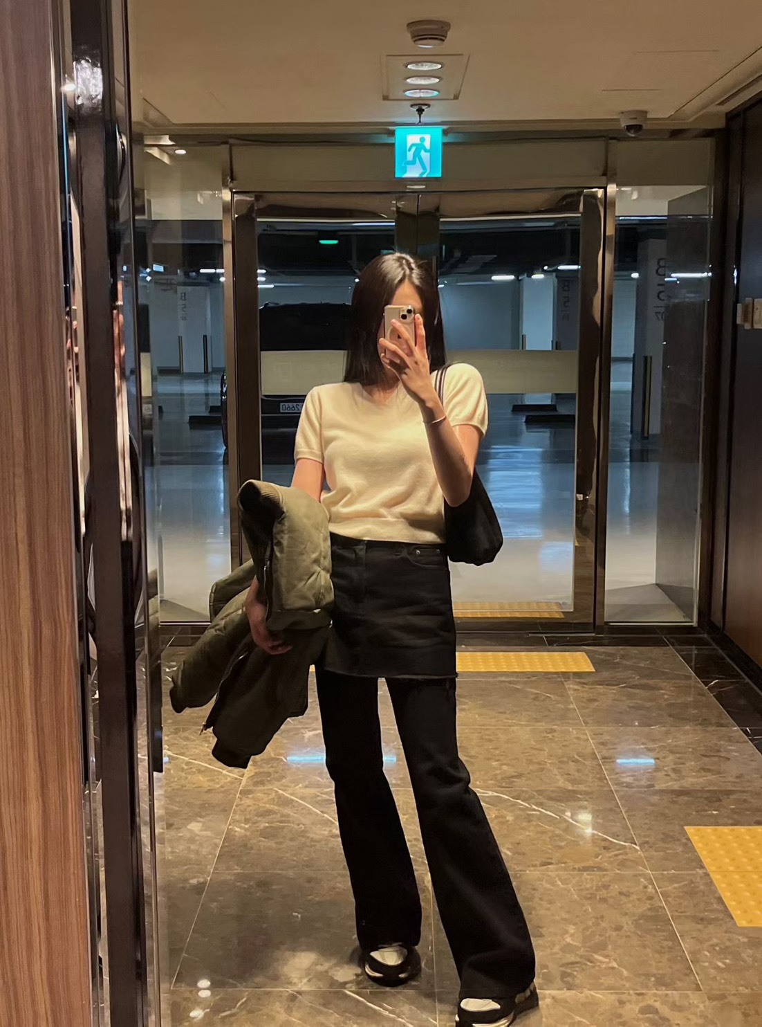 黑色內加絨短裙拚長喇叭褲