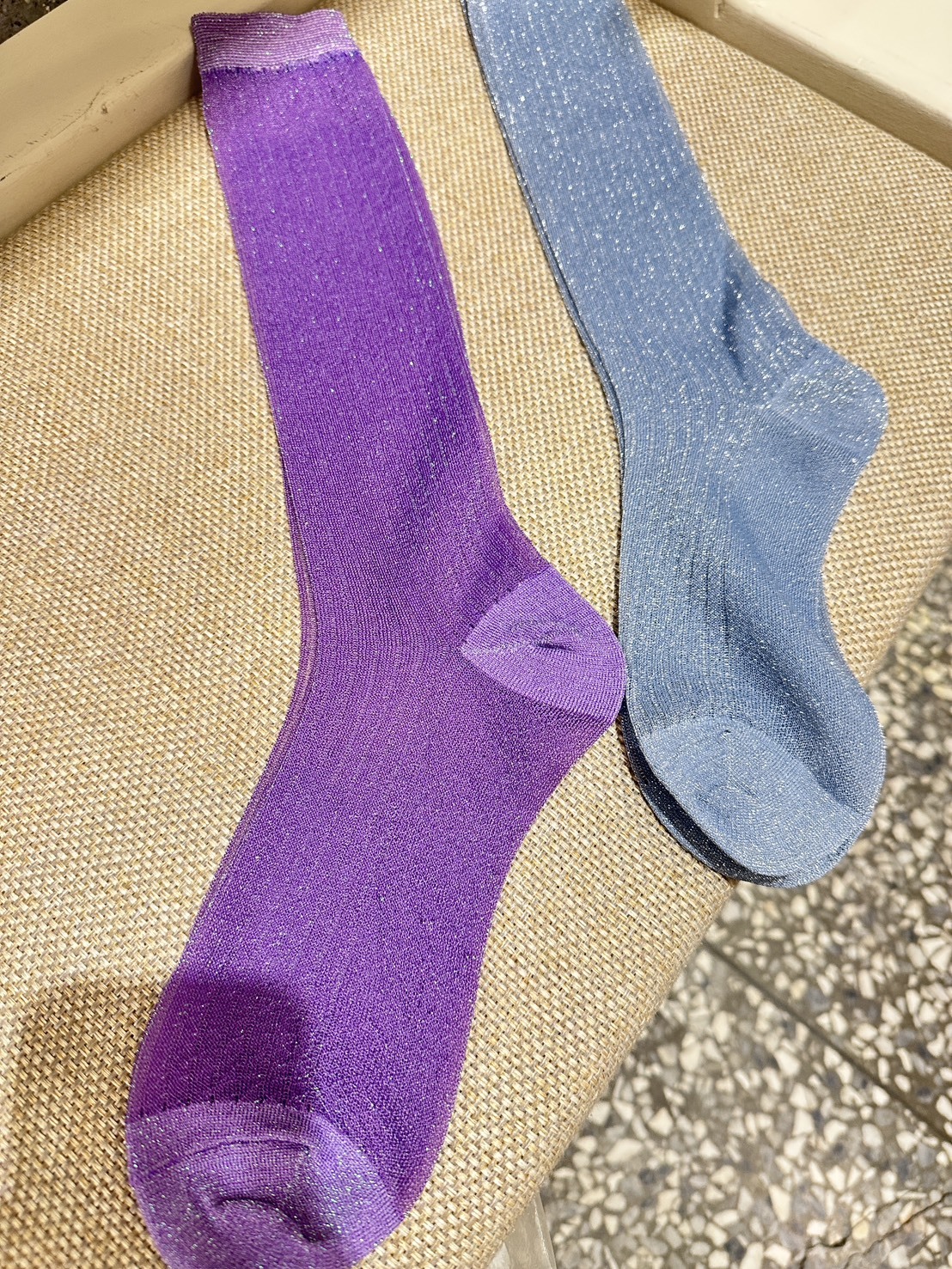 1217隱藏款。MUCHAT選品素面金蔥襪子(兩色)