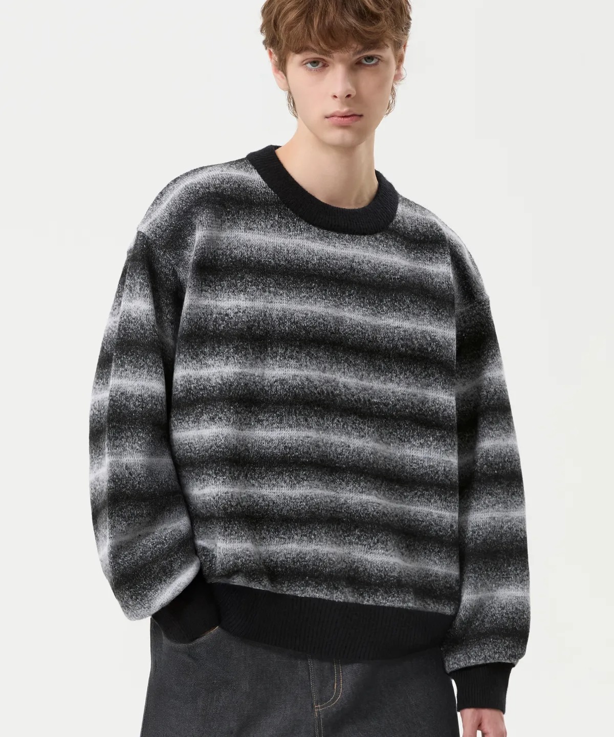 TRILLION Washable Gradient Stripe Crew Neck Knit