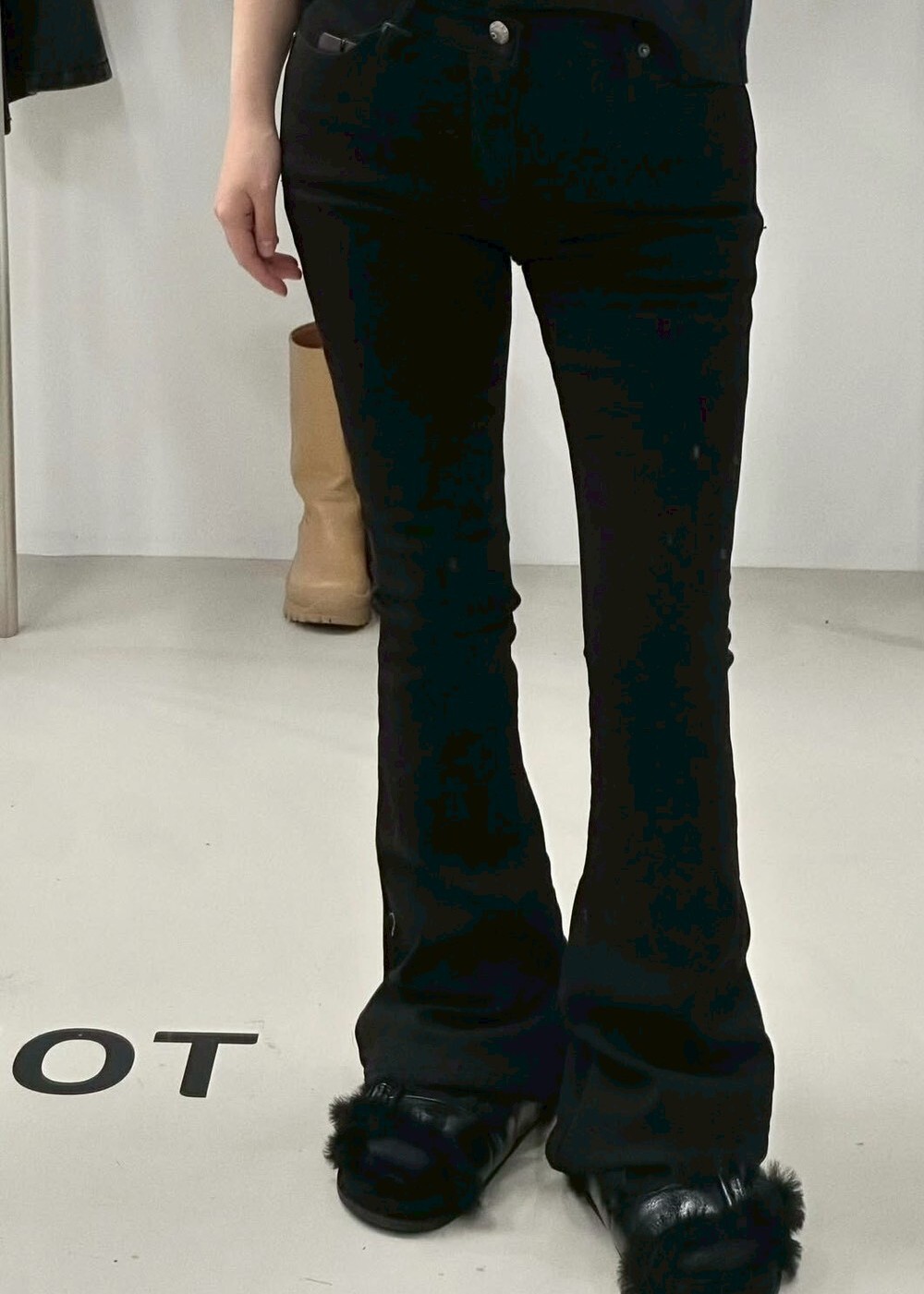 #AD93刷絨合身喇叭黑褲