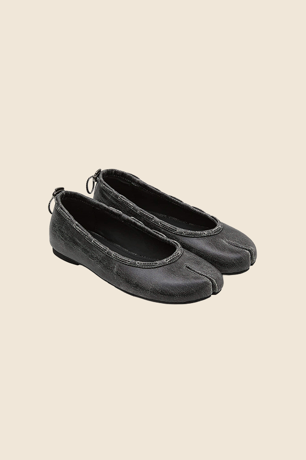 PAES - 分趾皮革平底鞋（復古黑）