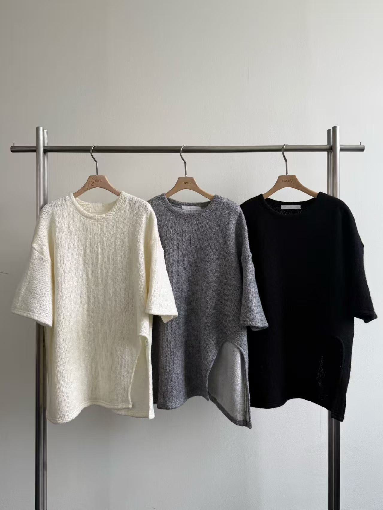 HN5308 側開衩織紋圓領Tee