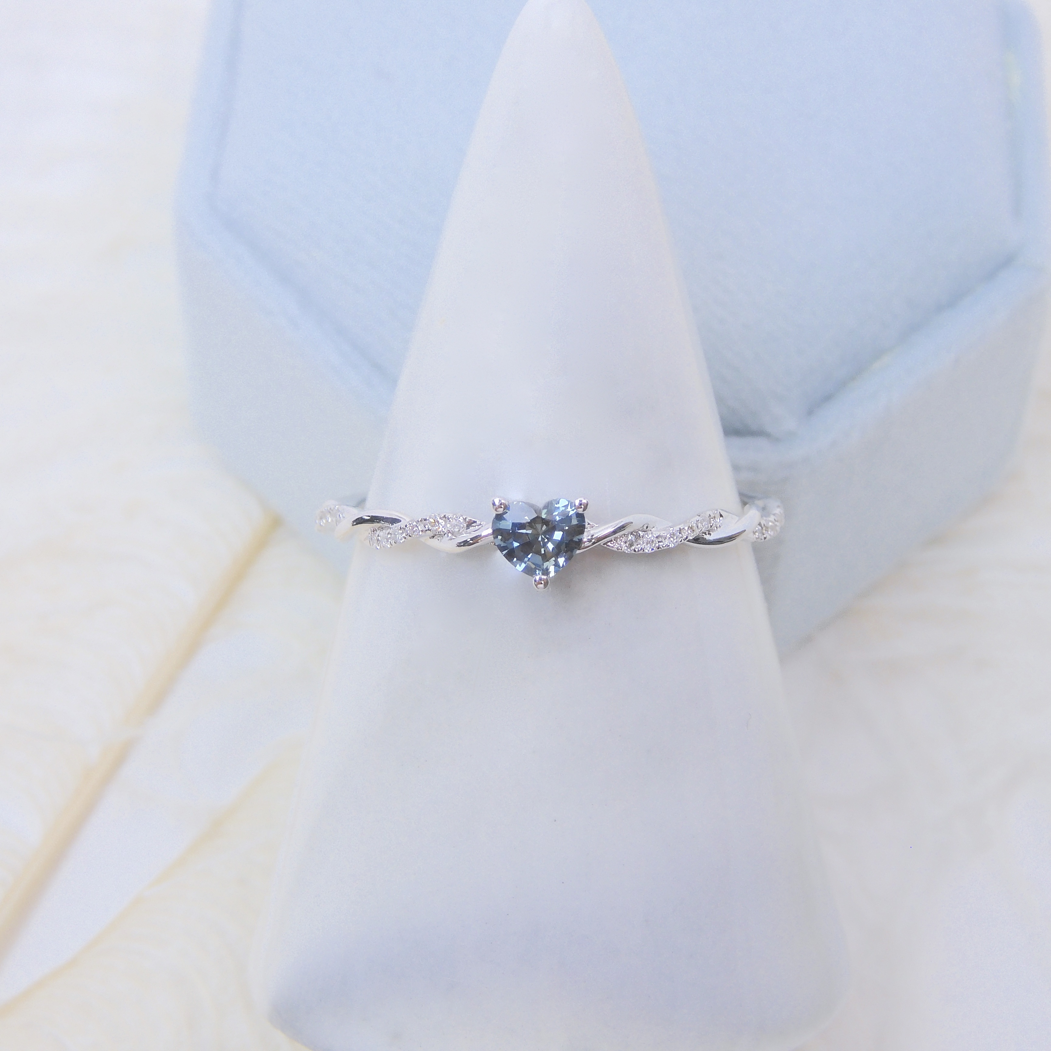 訂製 PT鉑金 0.22ct 彩色藍寶石戒指