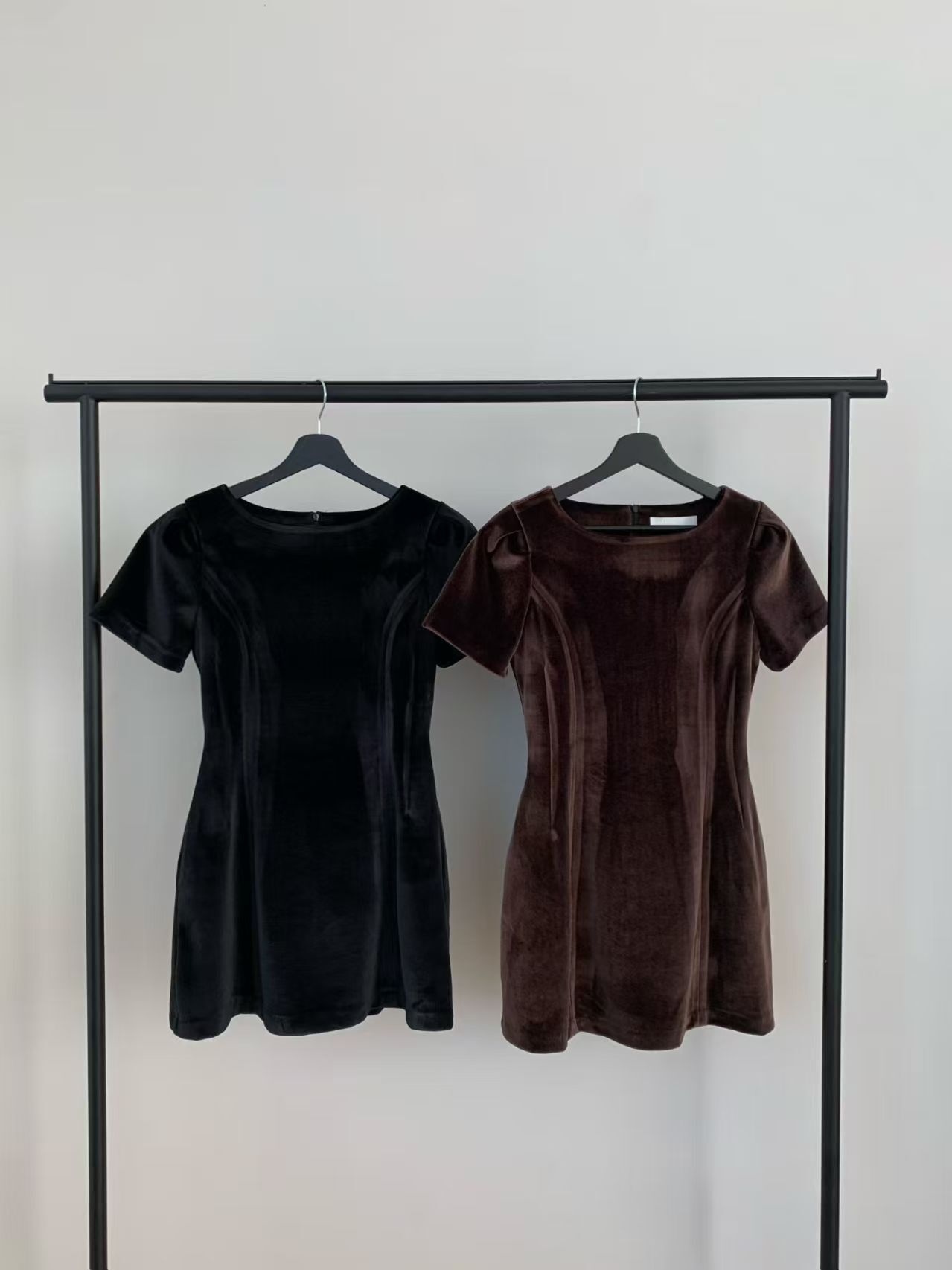 HN5318 絨面收腰圓領連身短裙