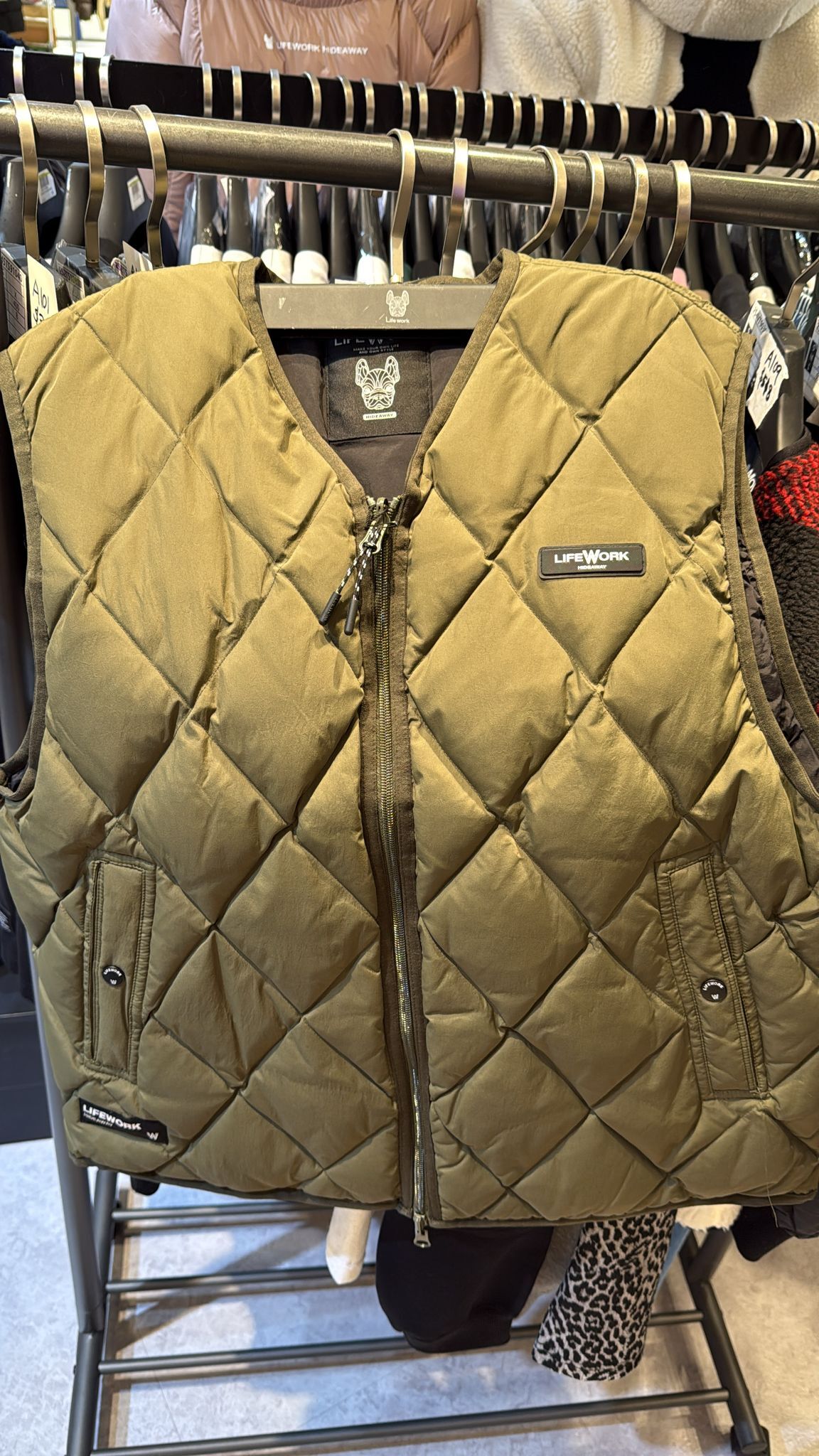 SC049 Lifework 拉鏈夾棉背心 墨綠 244DV20021