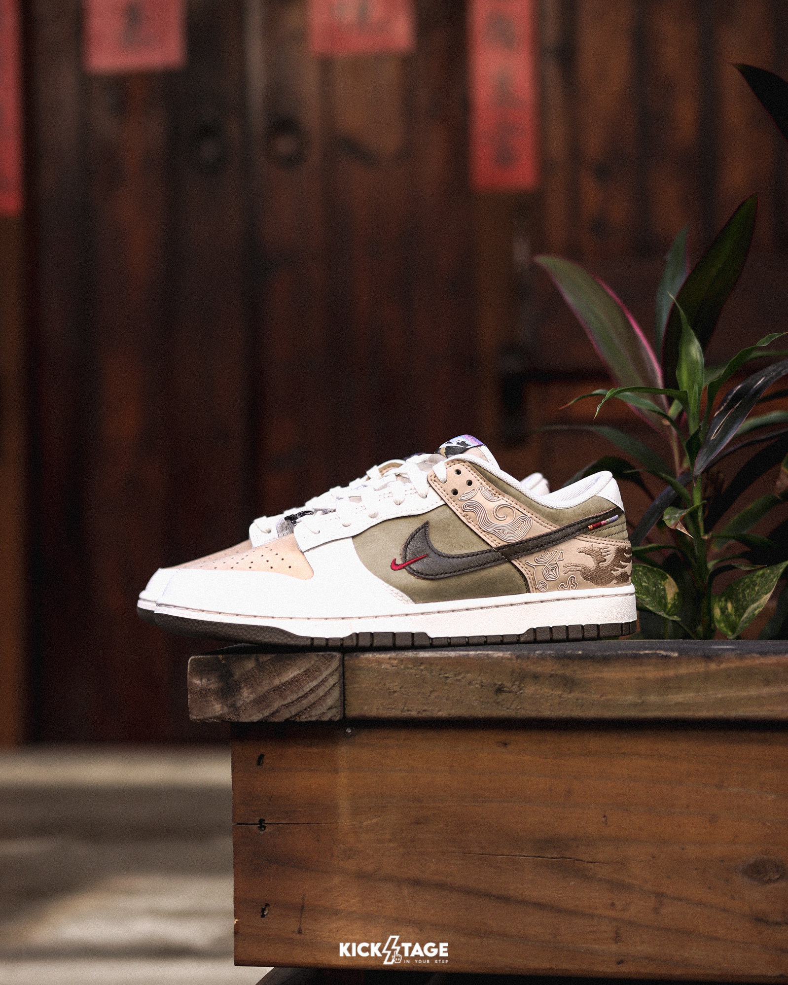 [限量商品售出無退換] 男鞋 NIKE DUNK LOW 'CNY' 棕白色 2026 馬年 新年限定 麂皮 刺繡 低筒 休閒鞋【IQ1118-220】