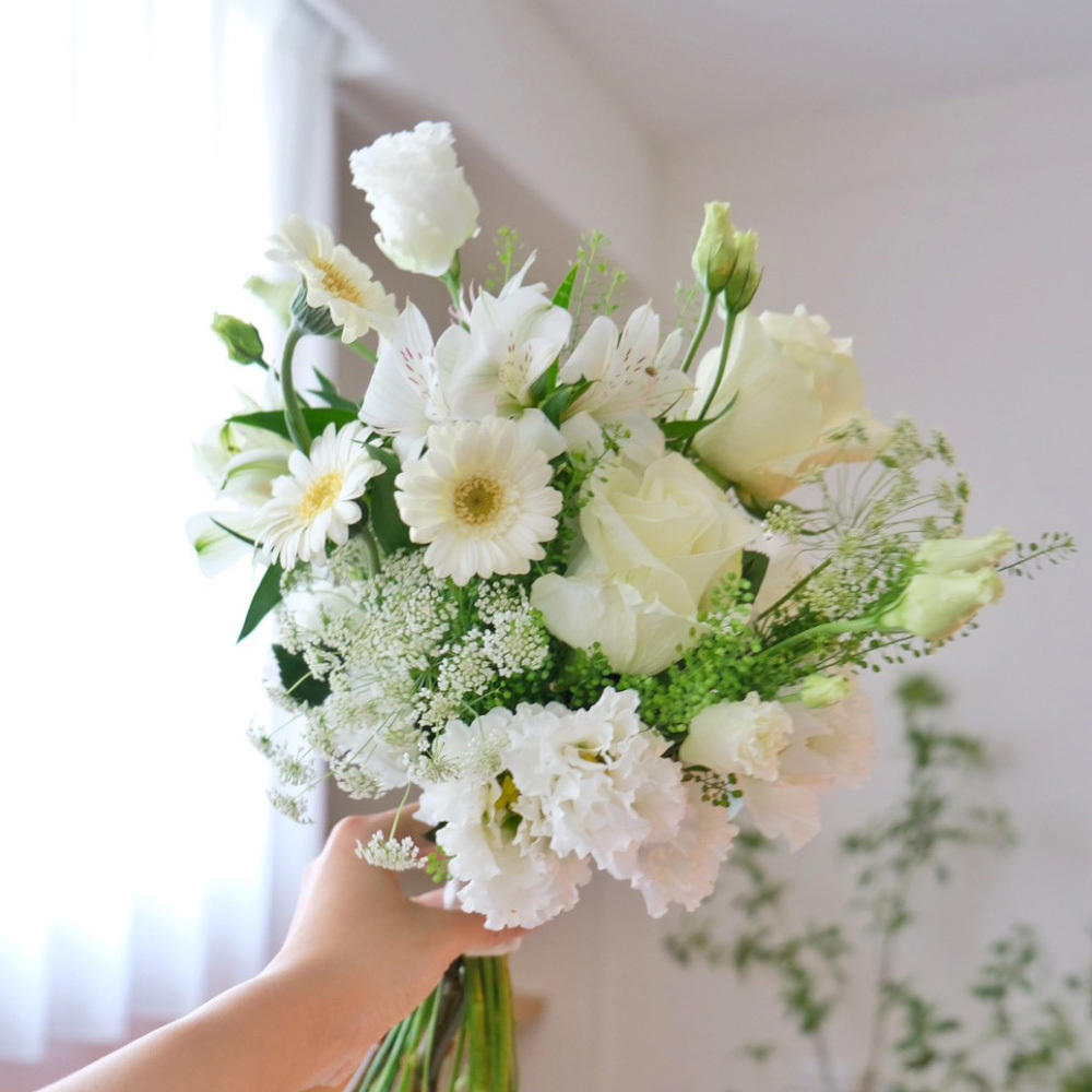 鮮花捧花 / 可愛白