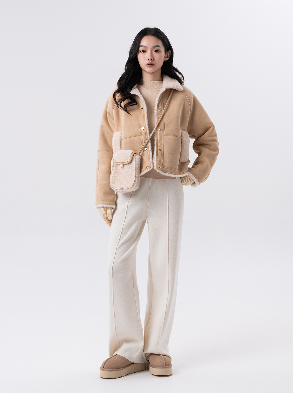 翻領麂皮剪裁外套附小包